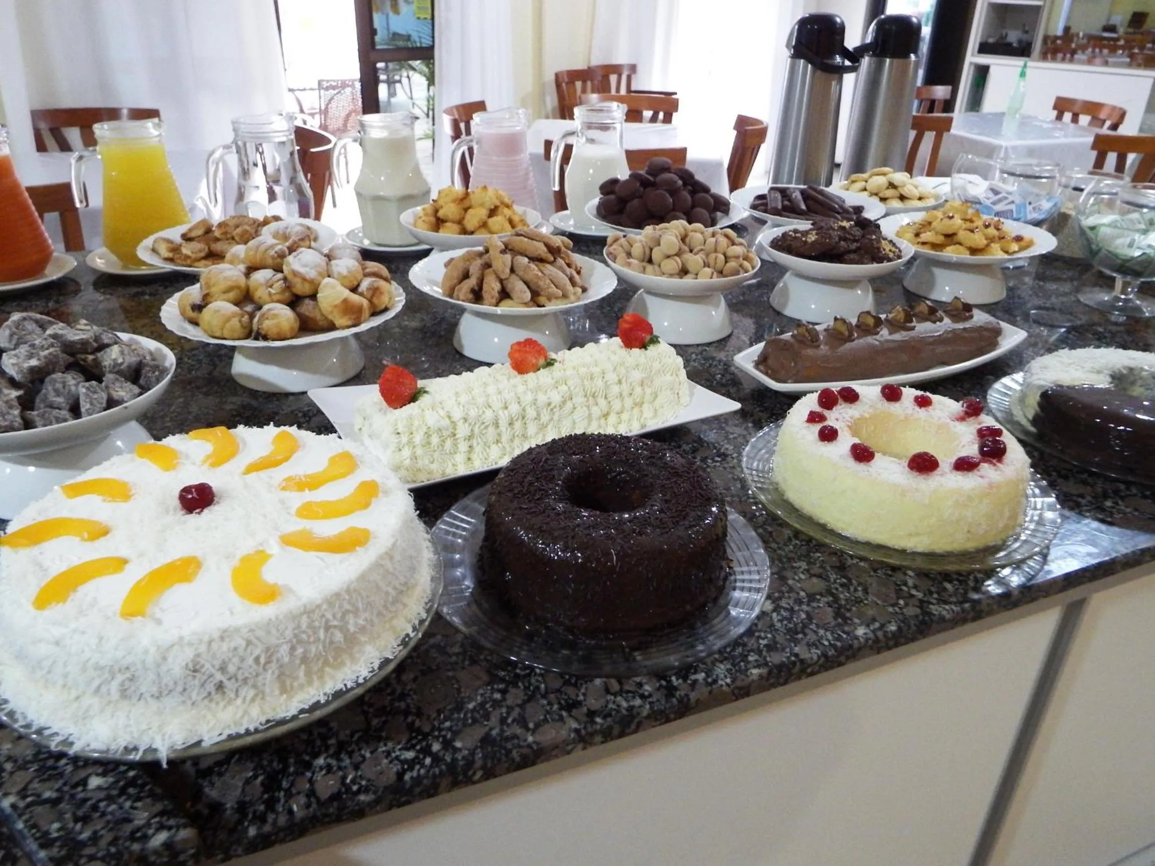 Buffet breakfast in Refúgio Costeiro II