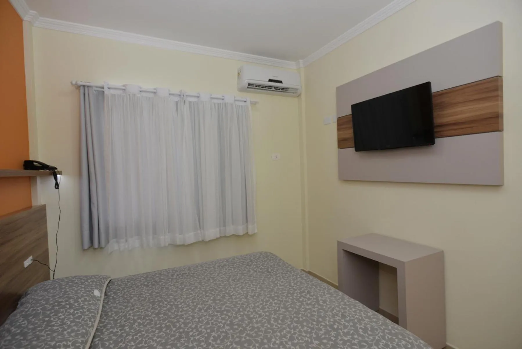 Photo of the whole room, Bed in Refúgio Costeiro II