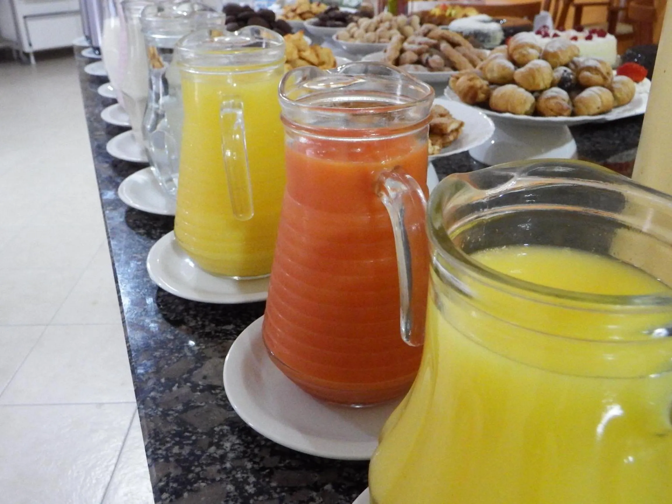 Buffet breakfast in Refúgio Costeiro II