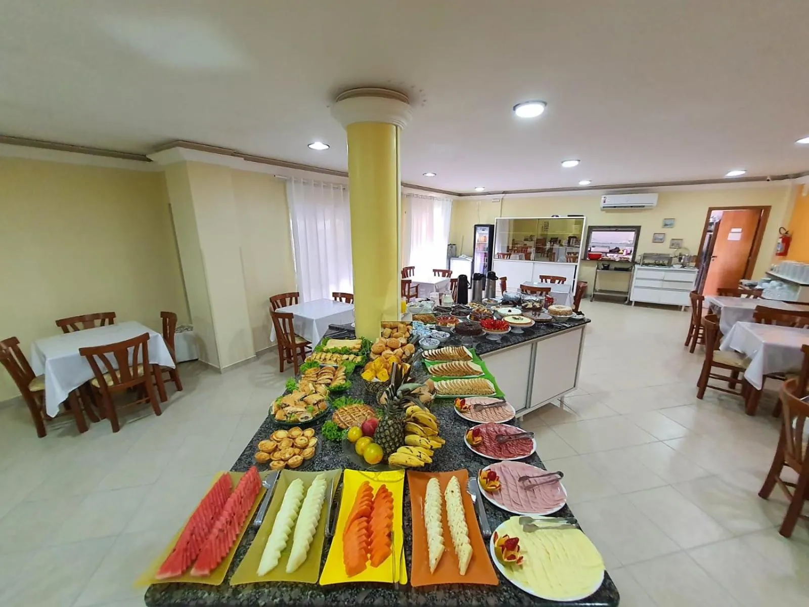 Buffet breakfast in Refúgio Costeiro II