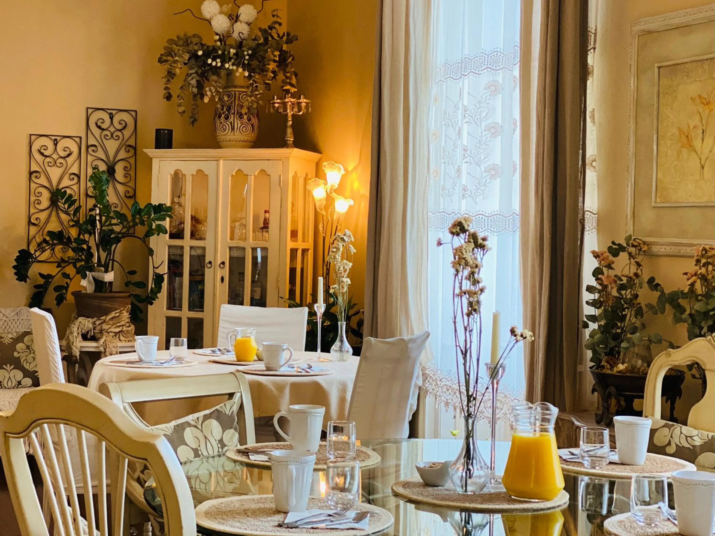 Breakfast in The Corner Noirmoutier