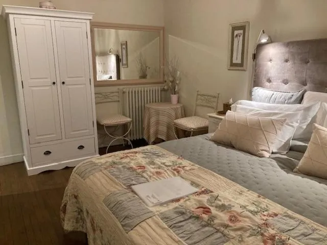 Bedroom, Bed in The Corner Noirmoutier