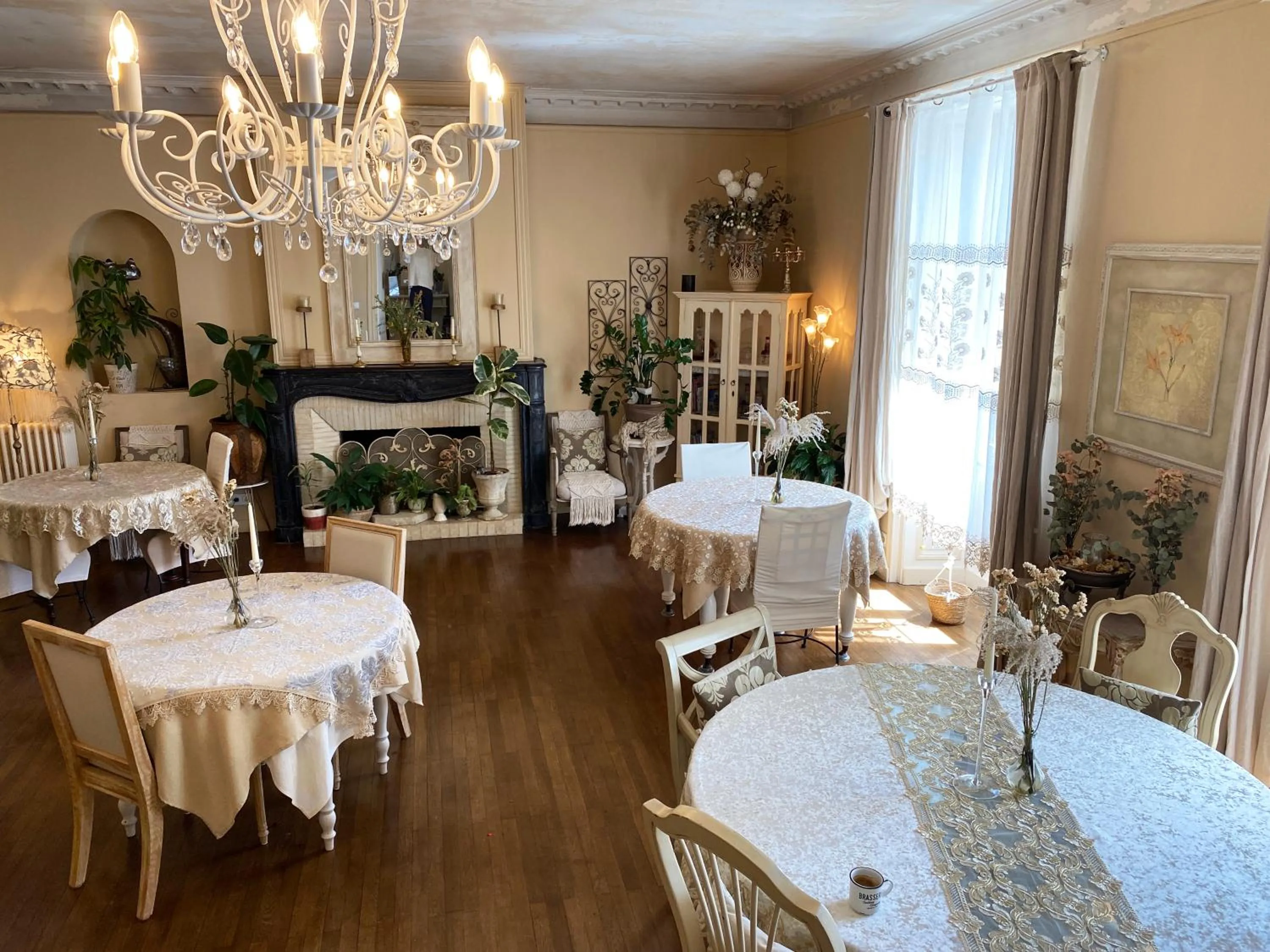 Dining area in The Corner Noirmoutier