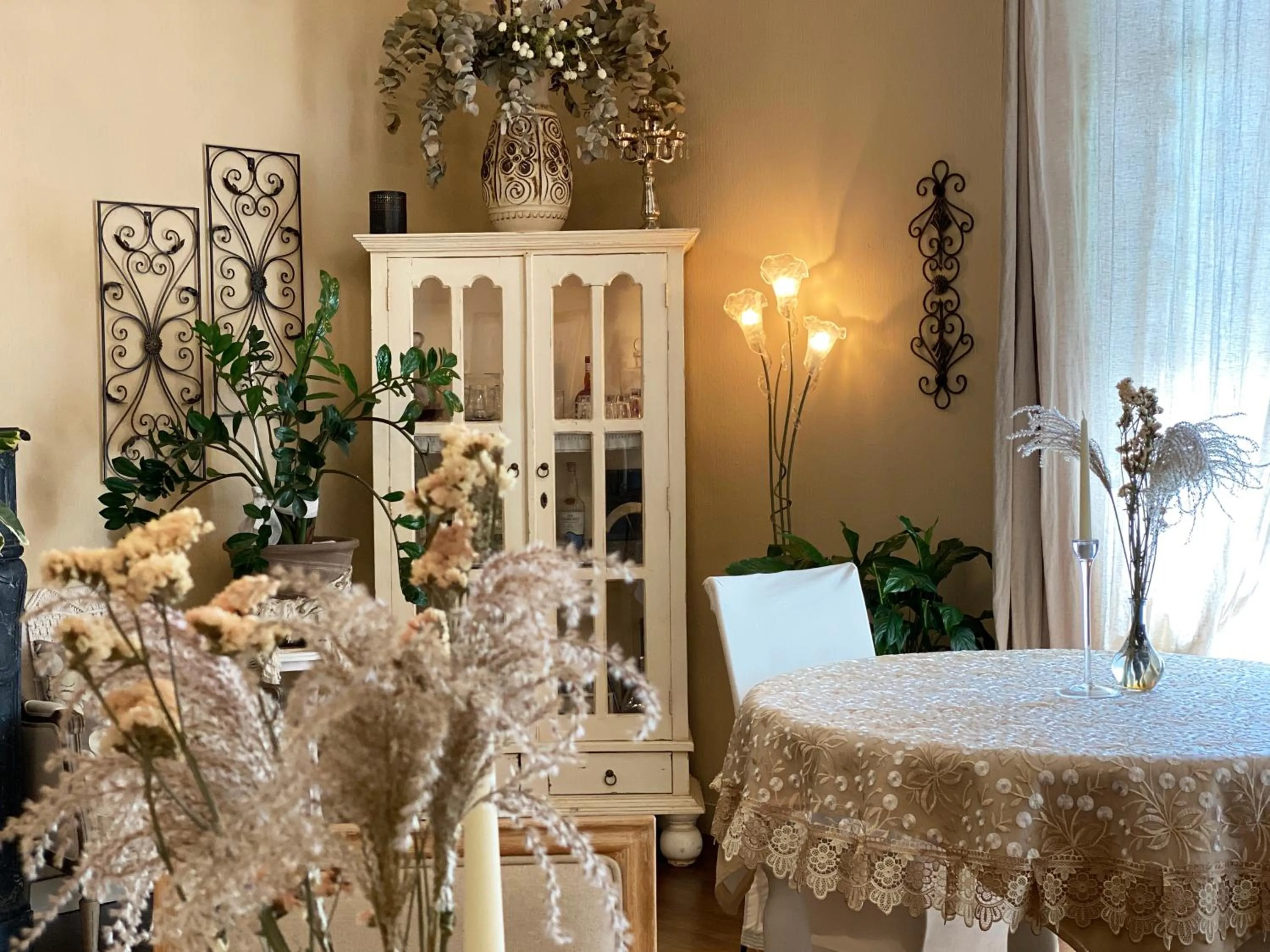 Dining area, Bed in The Corner Noirmoutier