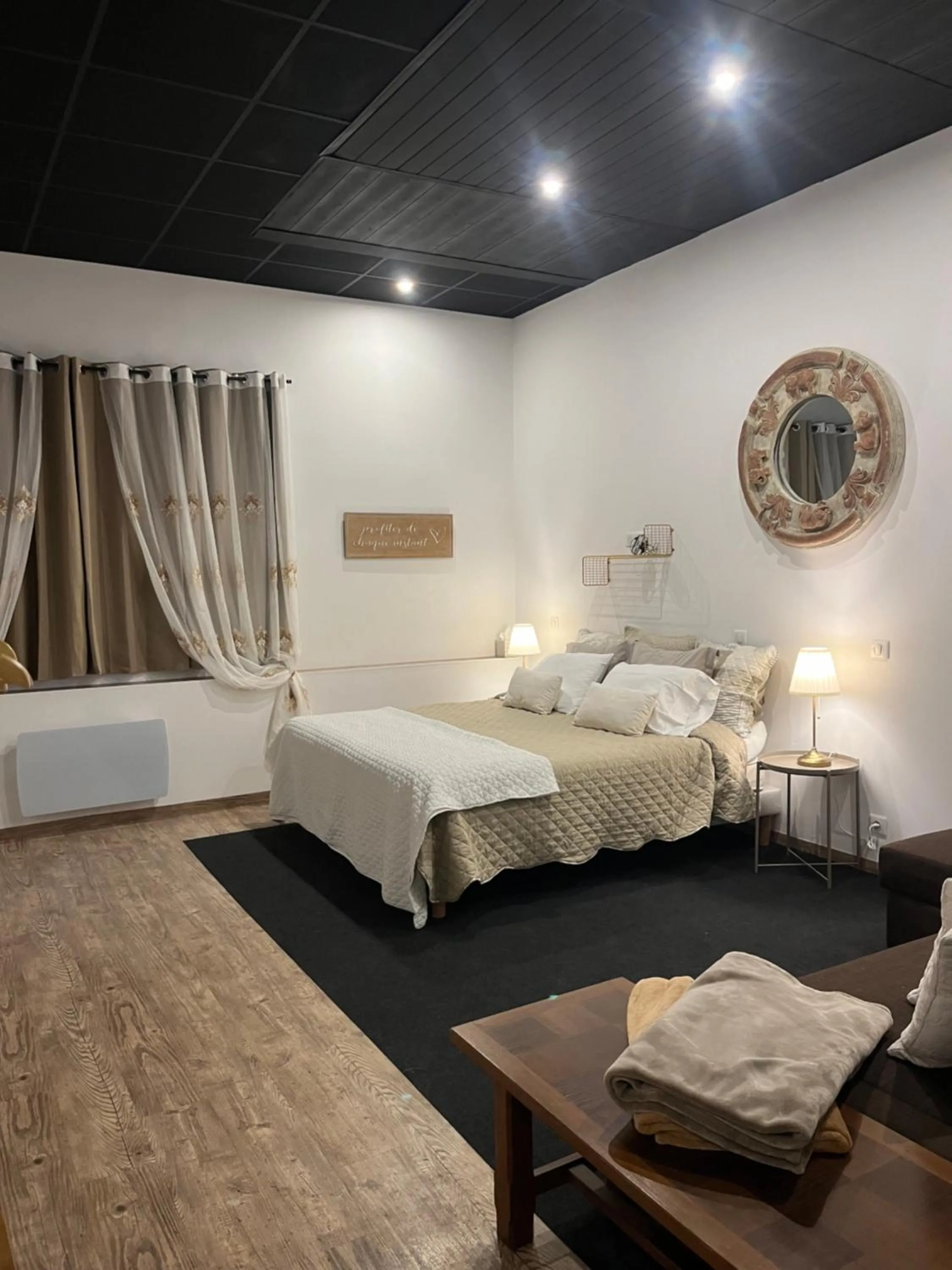 Bed in The Corner Noirmoutier