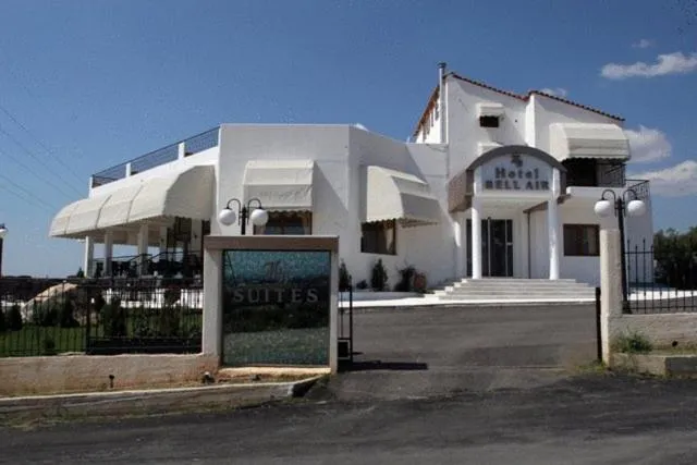 Facade/entrance in Bell Air Hotel