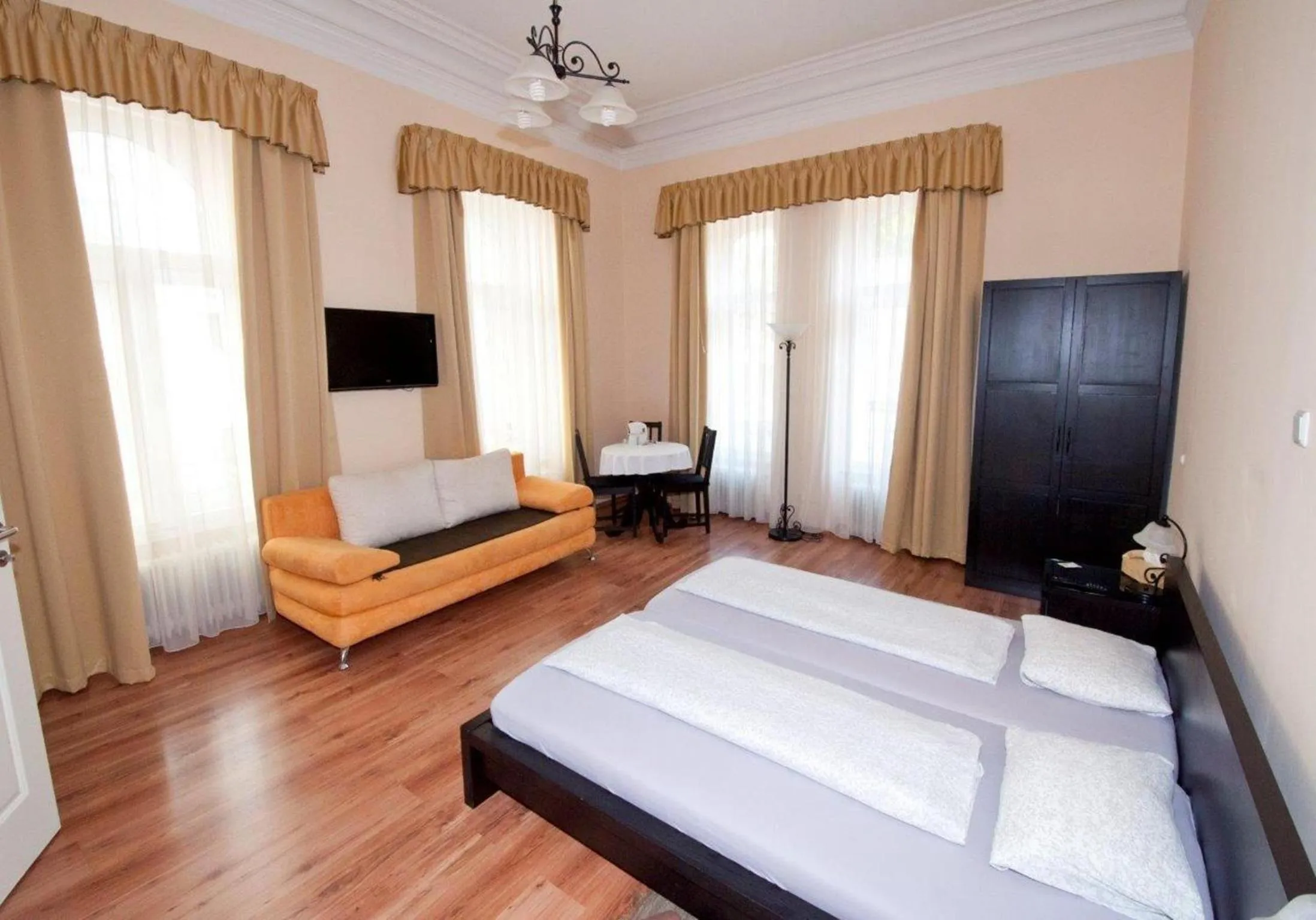 Bedroom, Bed in K+T Boardinghouse