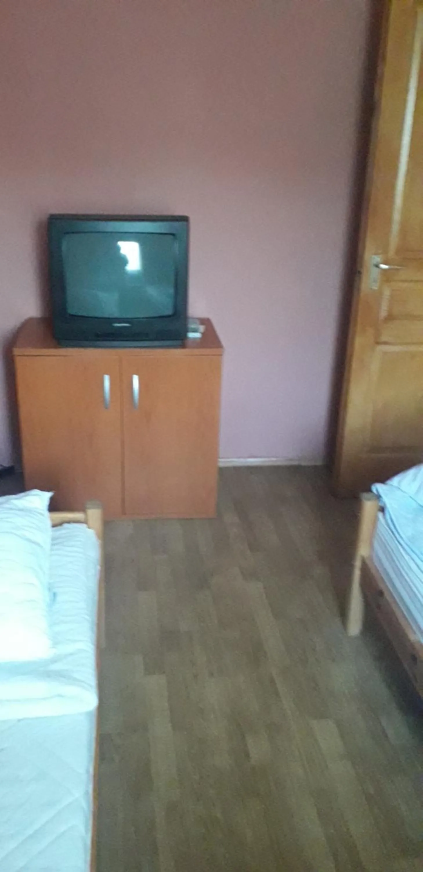 Photo of the whole room, Bed in Williams Village Bowling & Country Club