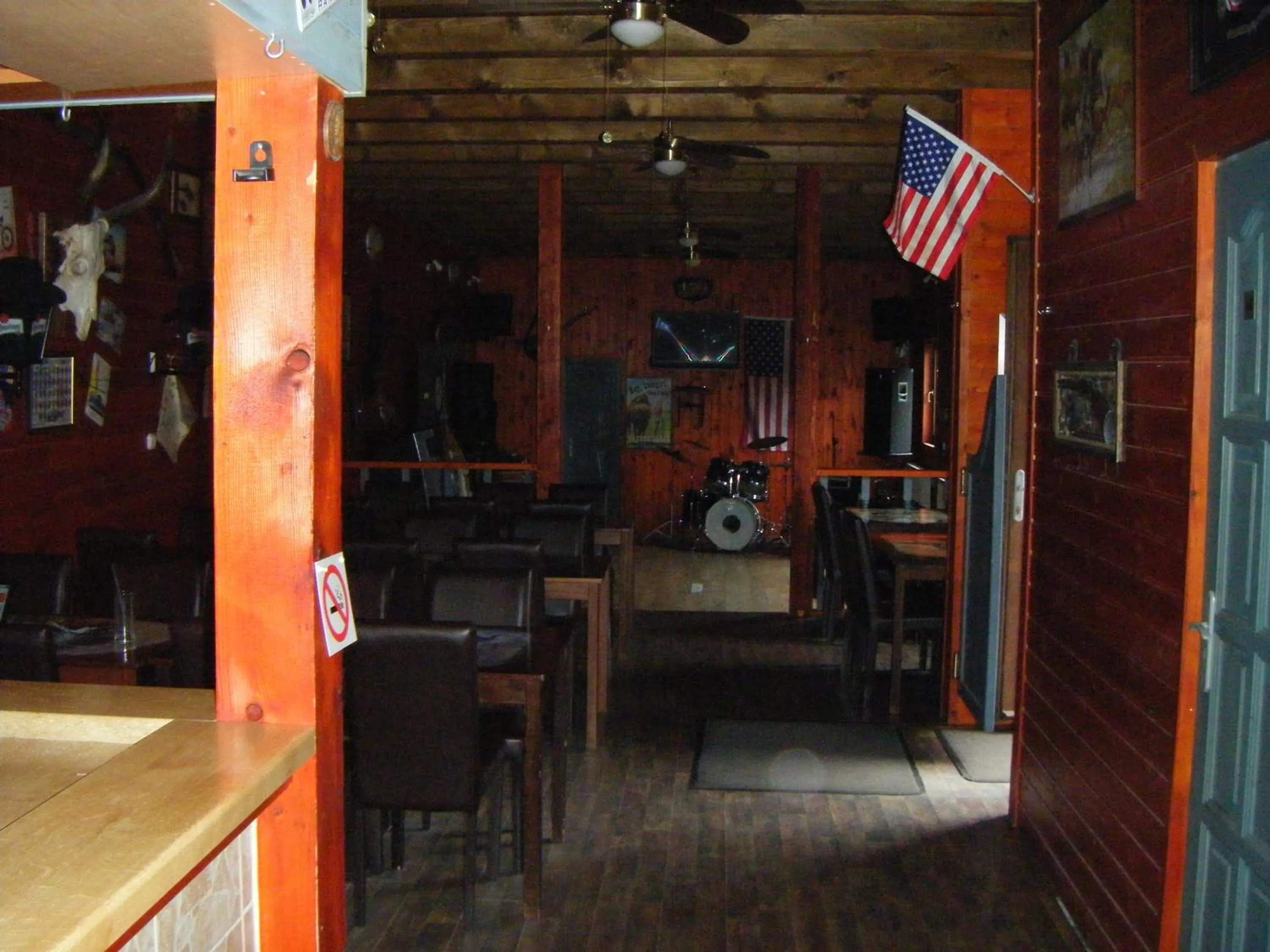 Lounge or bar in Williams Village Bowling & Country Club