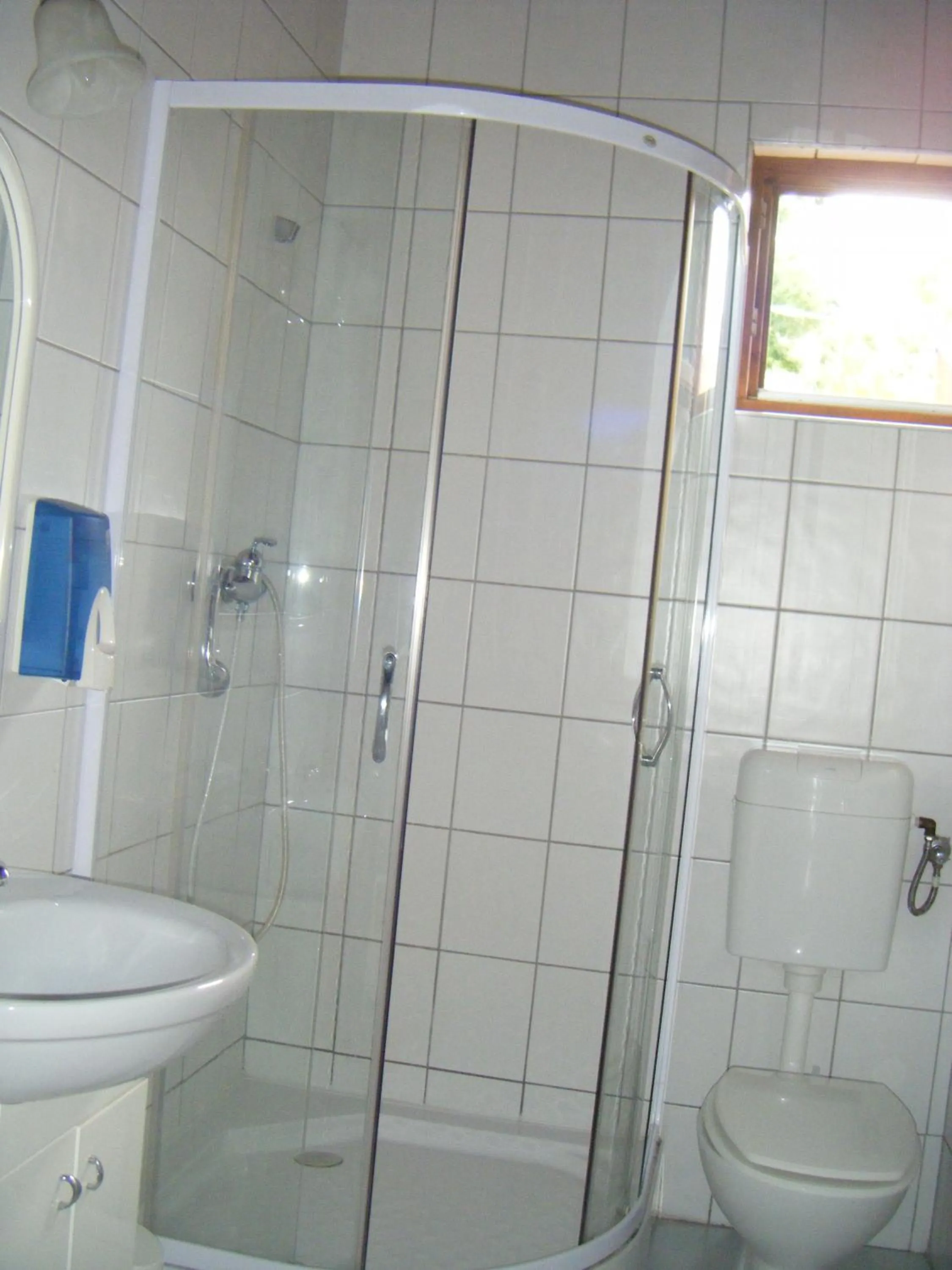 Shower in Williams Village Bowling & Country Club