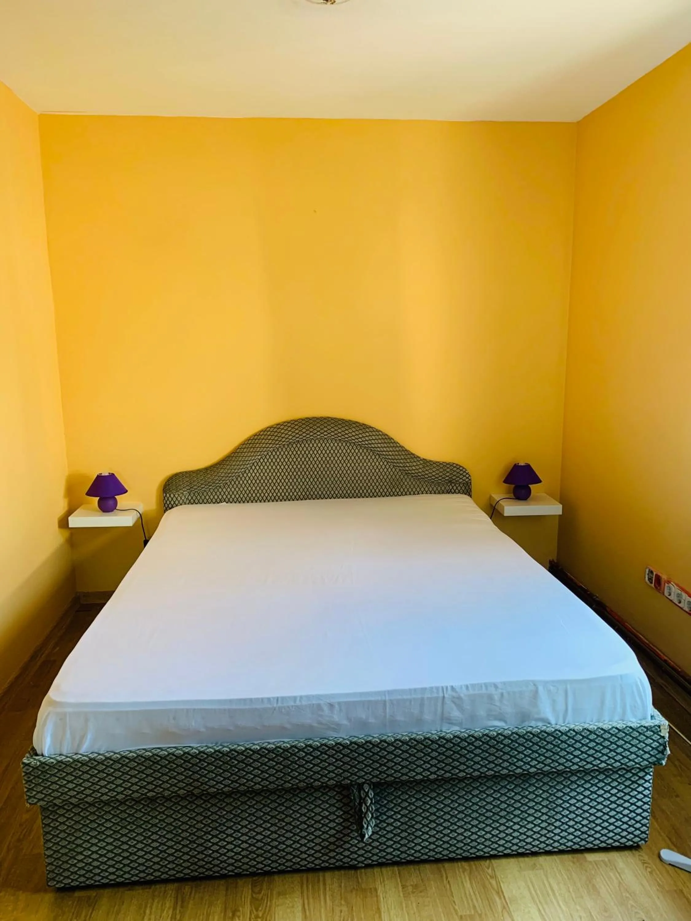 Bedroom, Bed in Williams Village Bowling & Country Club