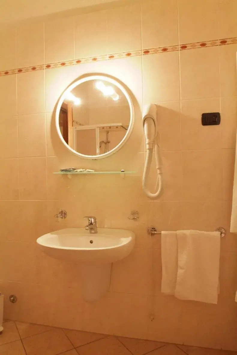 Double or Twin Room - single occupancy in Hotel La Maddalena Double or Twin Room - single occupancy in Hotel La Maddalena