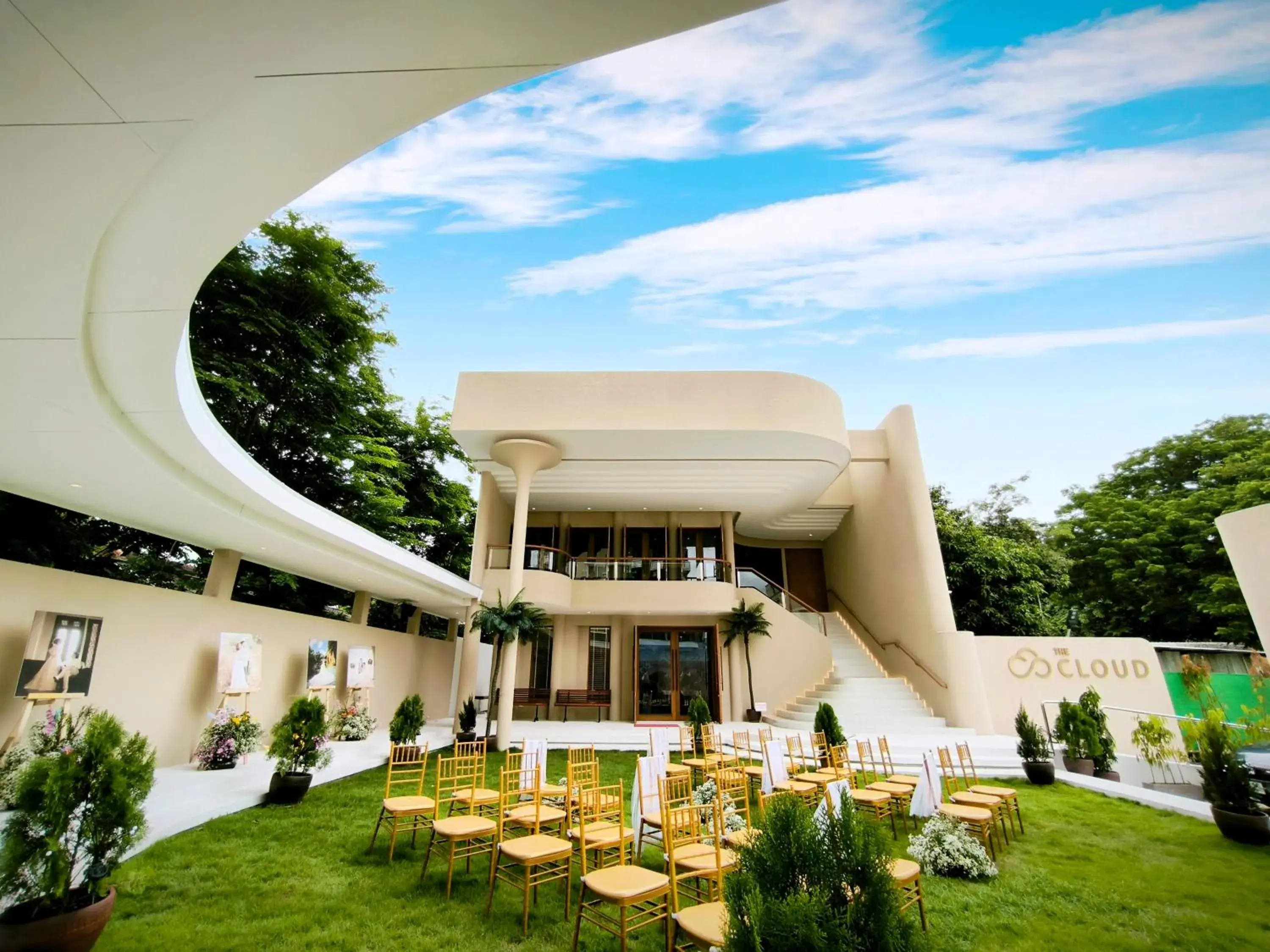 Property building in Metro Point Bangkok Property building in Metro Point Bangkok