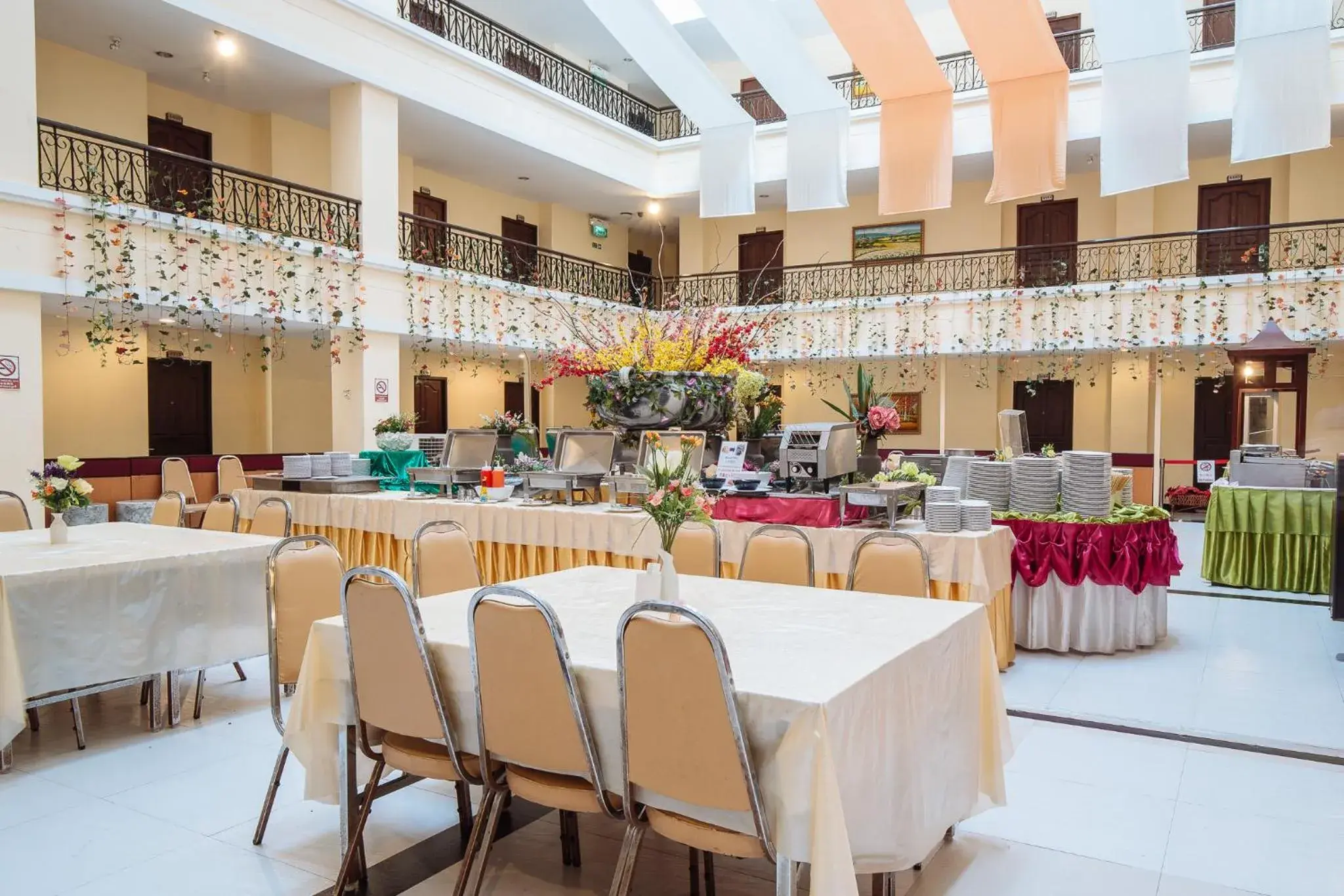 Breakfast in Metro Point Bangkok Breakfast in Metro Point Bangkok