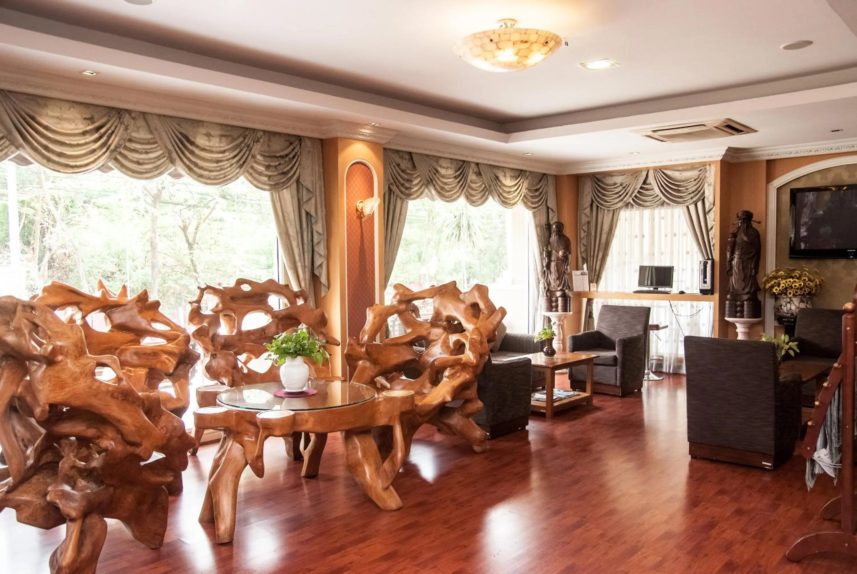 Seating area in Metro Point Bangkok