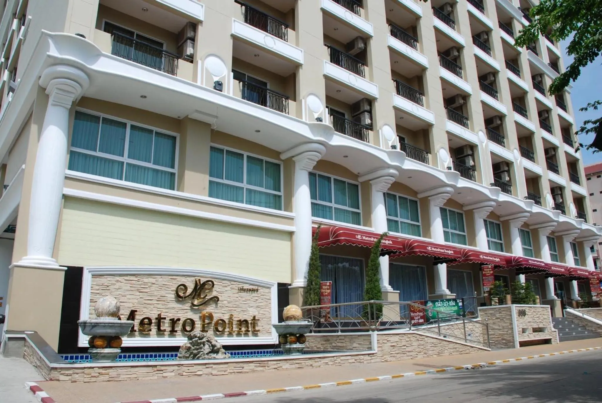 Property building in Metro Point Bangkok