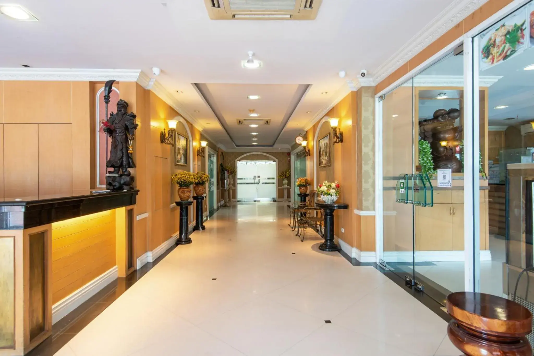 Lobby or reception in Metro Point Bangkok Lobby or reception in Metro Point Bangkok