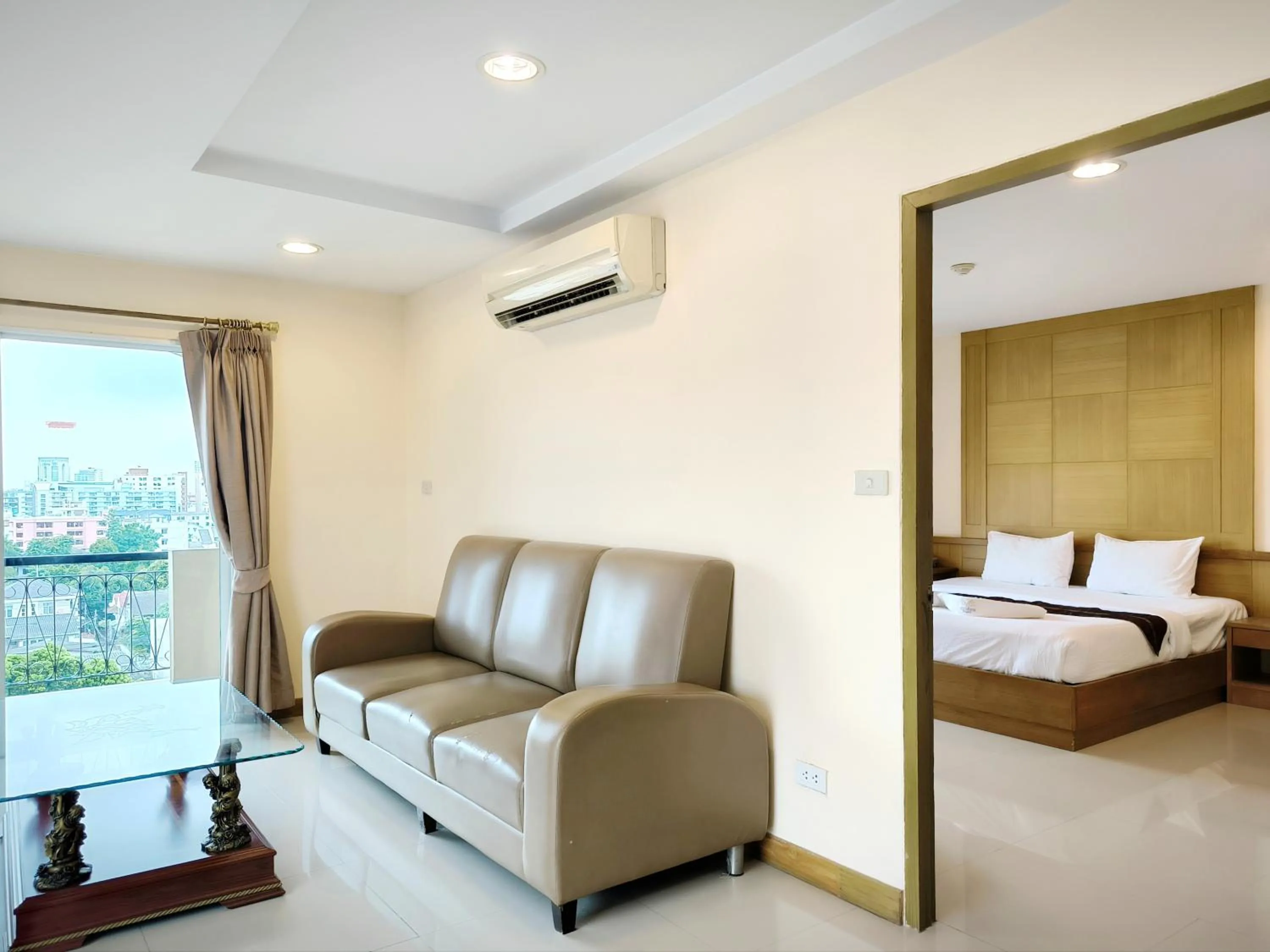 Area and facilities, Bed in Metro Point Bangkok