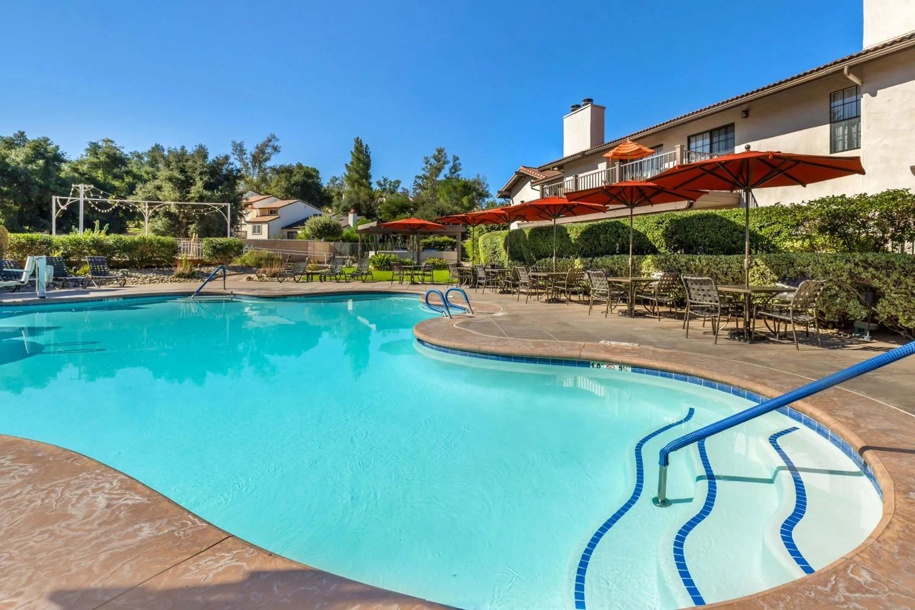 Swimming pool in Riviera Oaks Resort