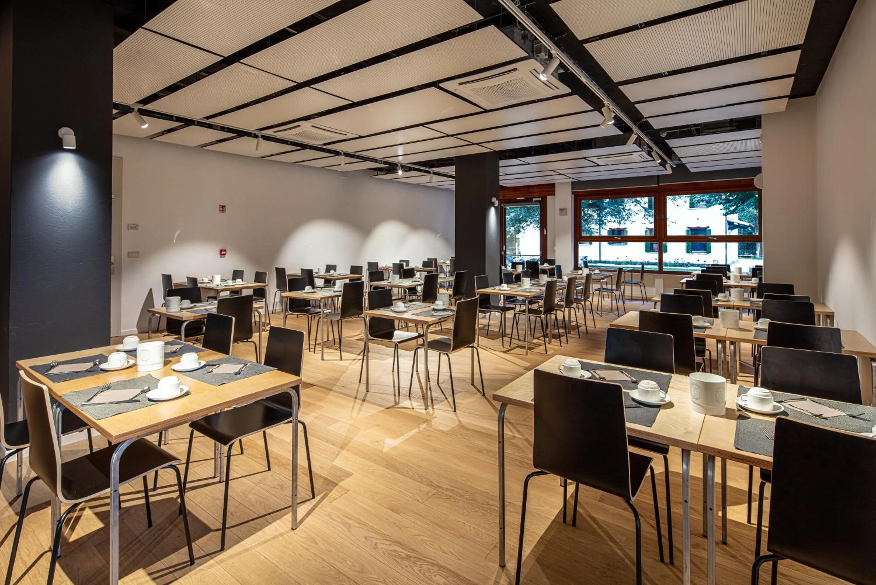 Restaurant/places to eat in Hotel La Pergola Dependance