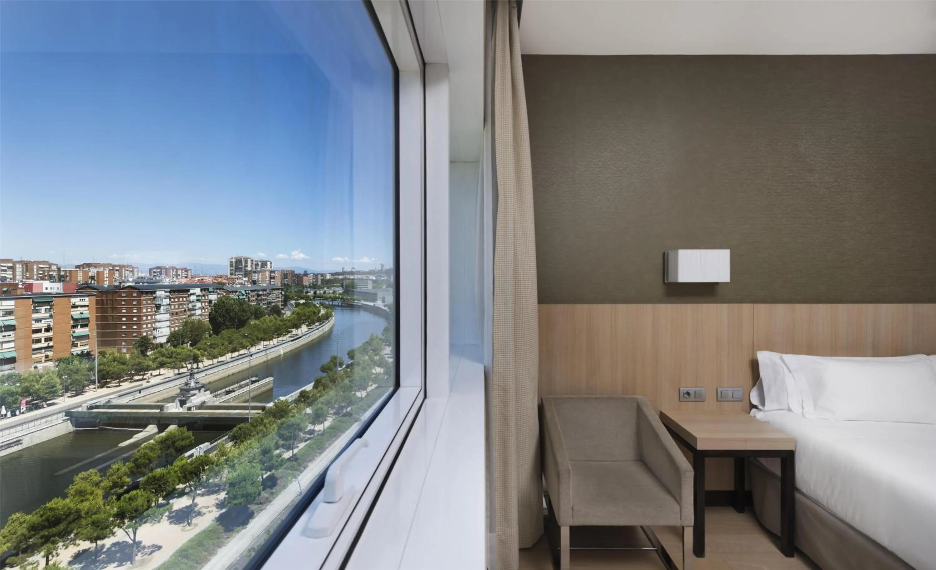 Bedroom, Bed in NH Madrid Ribera del Manzanares