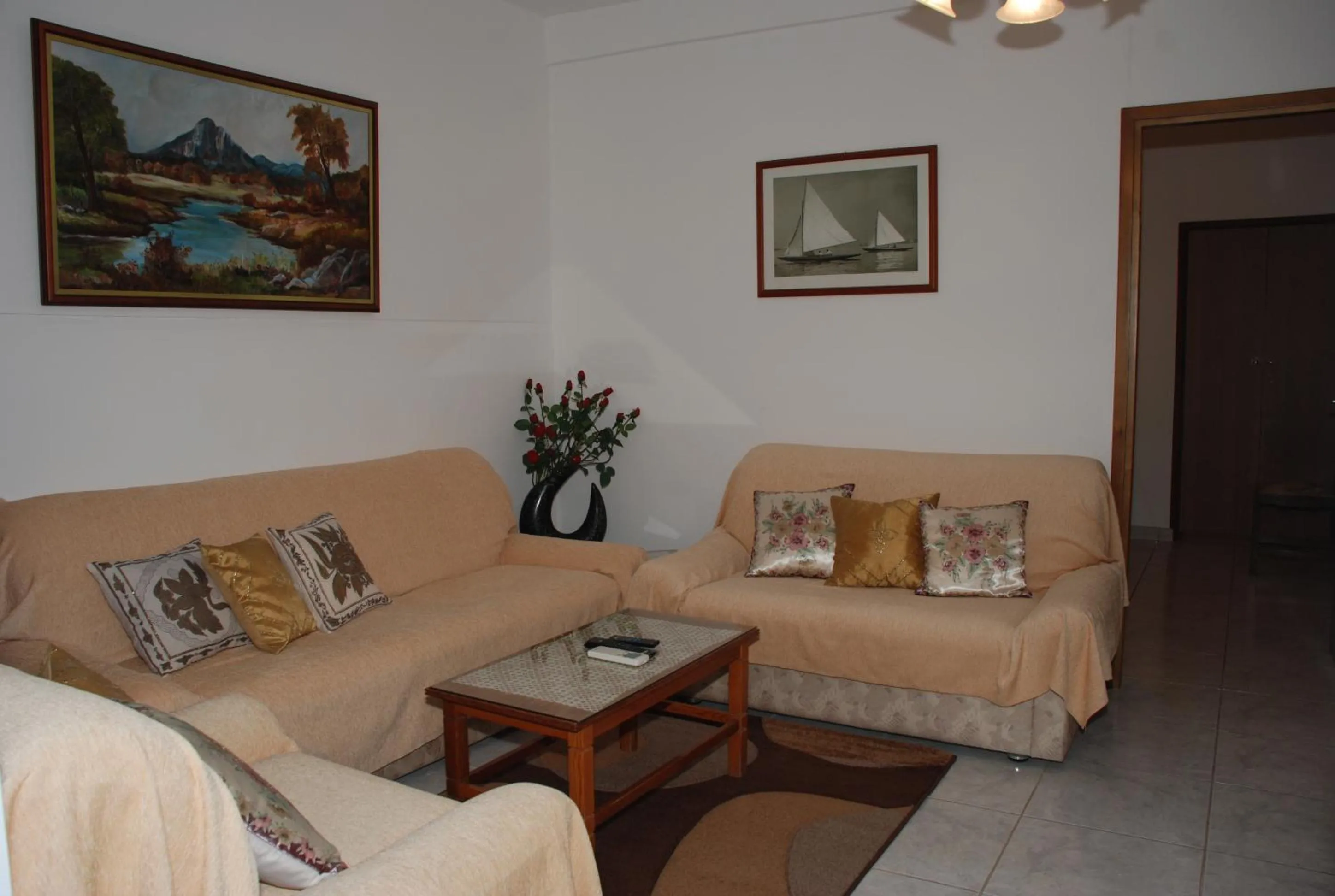 Kanarinis House