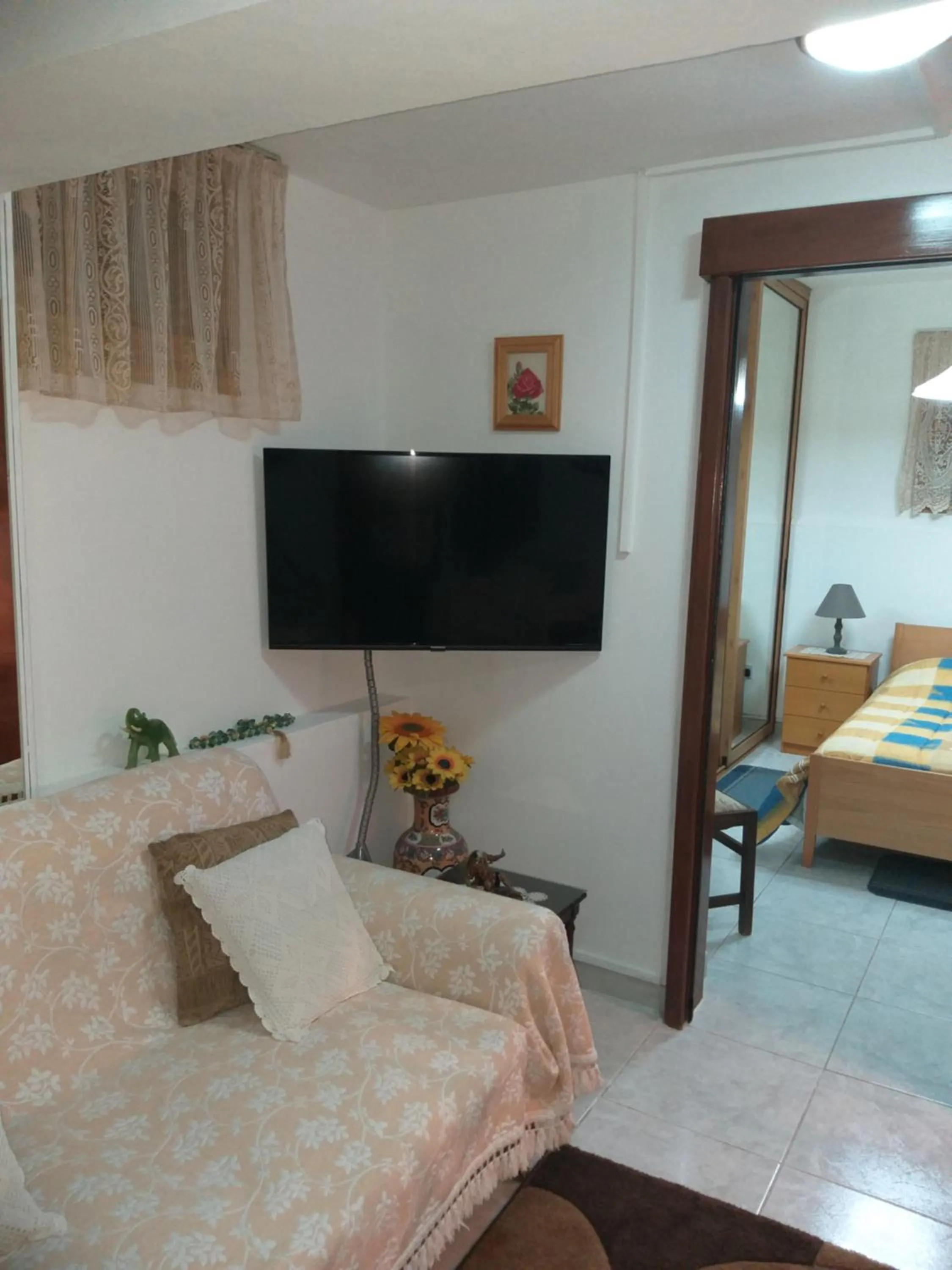 Bed in Kanarinis House
