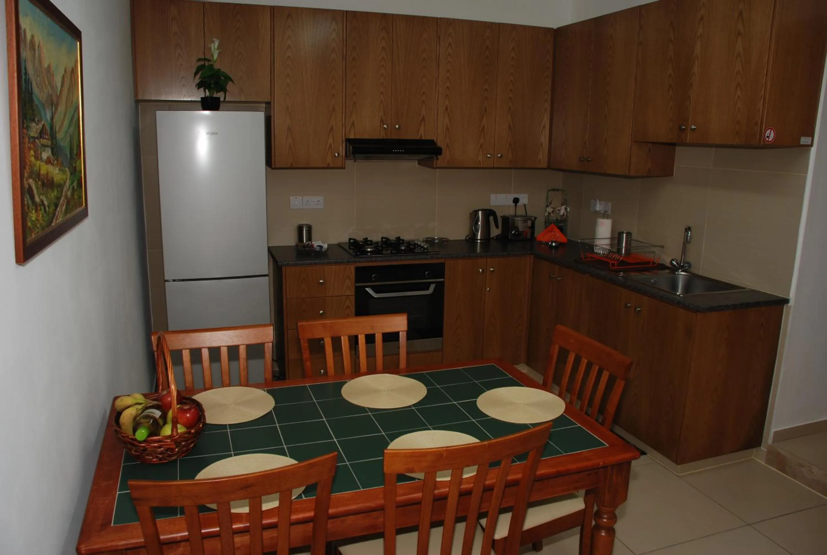 Kanarinis House
