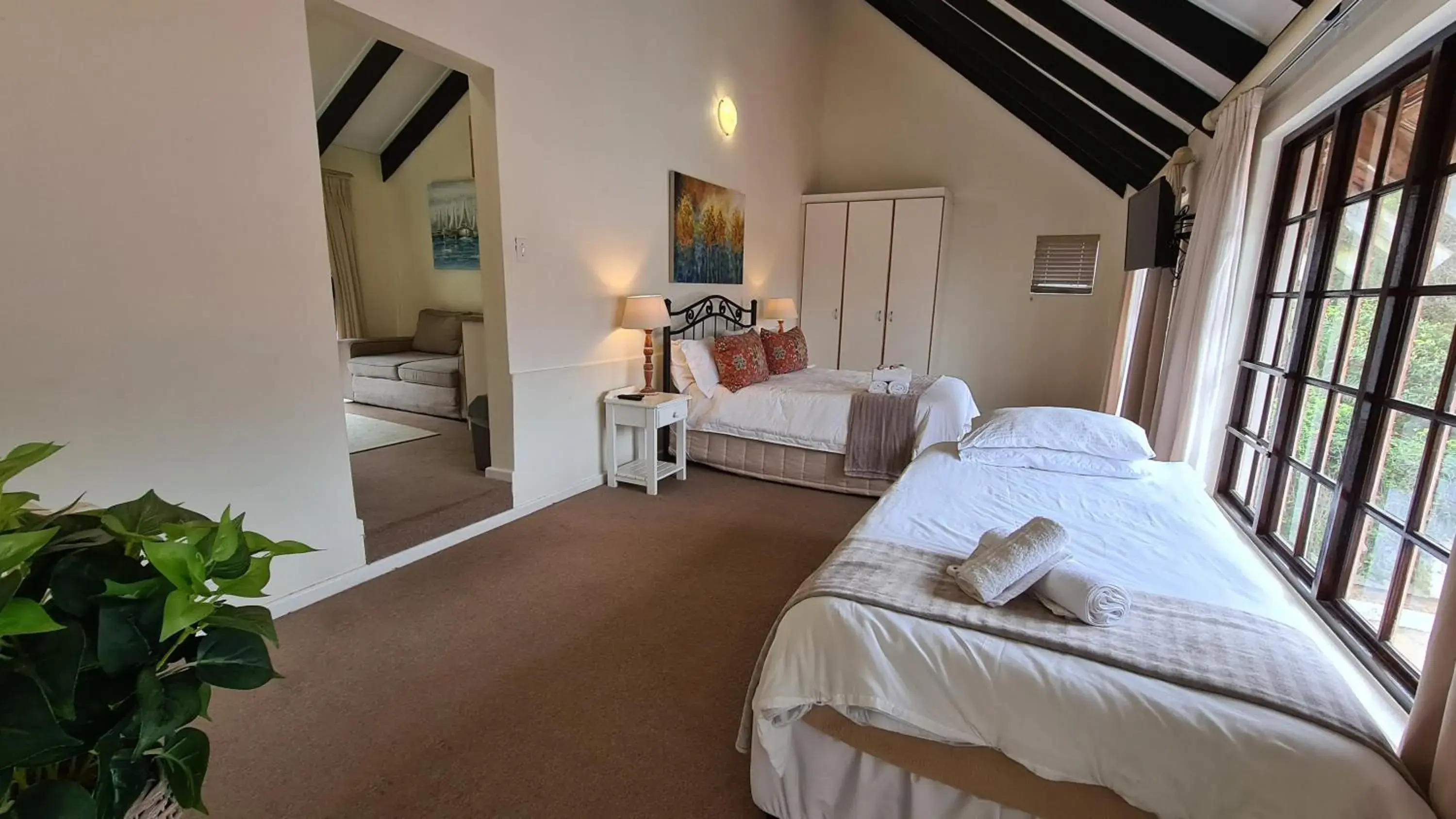Deluxe Double Room with Extra Bed in Hathaway Guest House Deluxe Double Room with Extra Bed in Hathaway Guest House