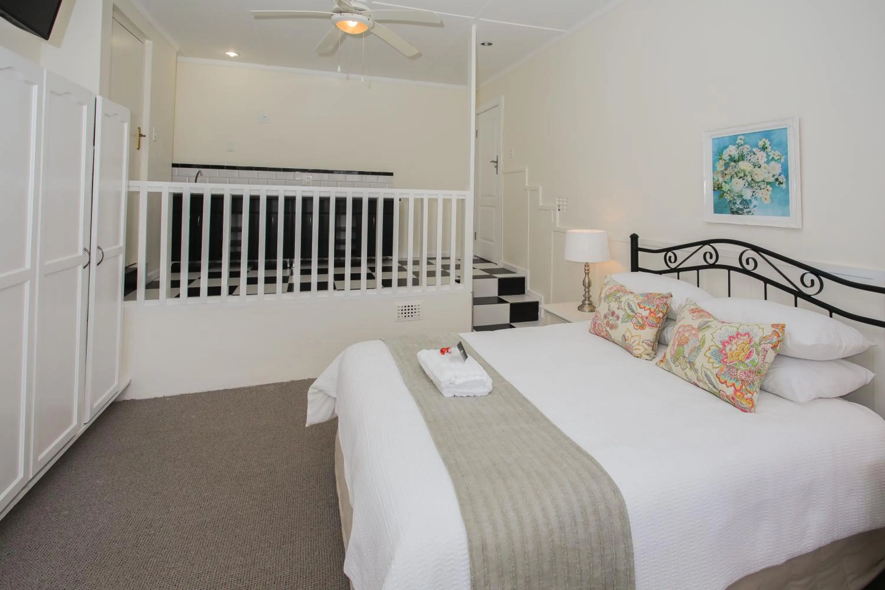 Photo of the whole room, Bed in Hathaway Guest House