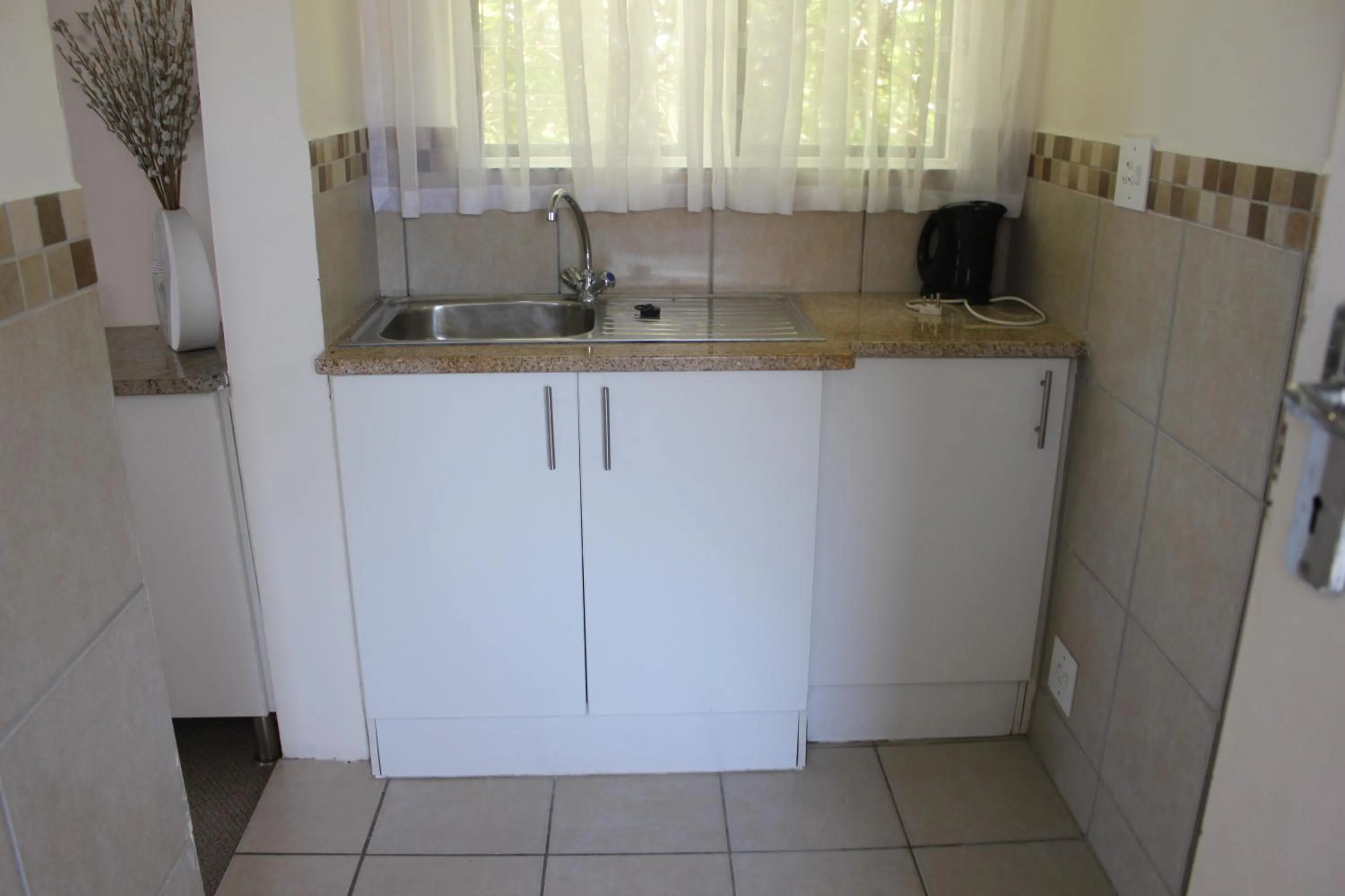 Kitchen or kitchenette in Hathaway Guest House