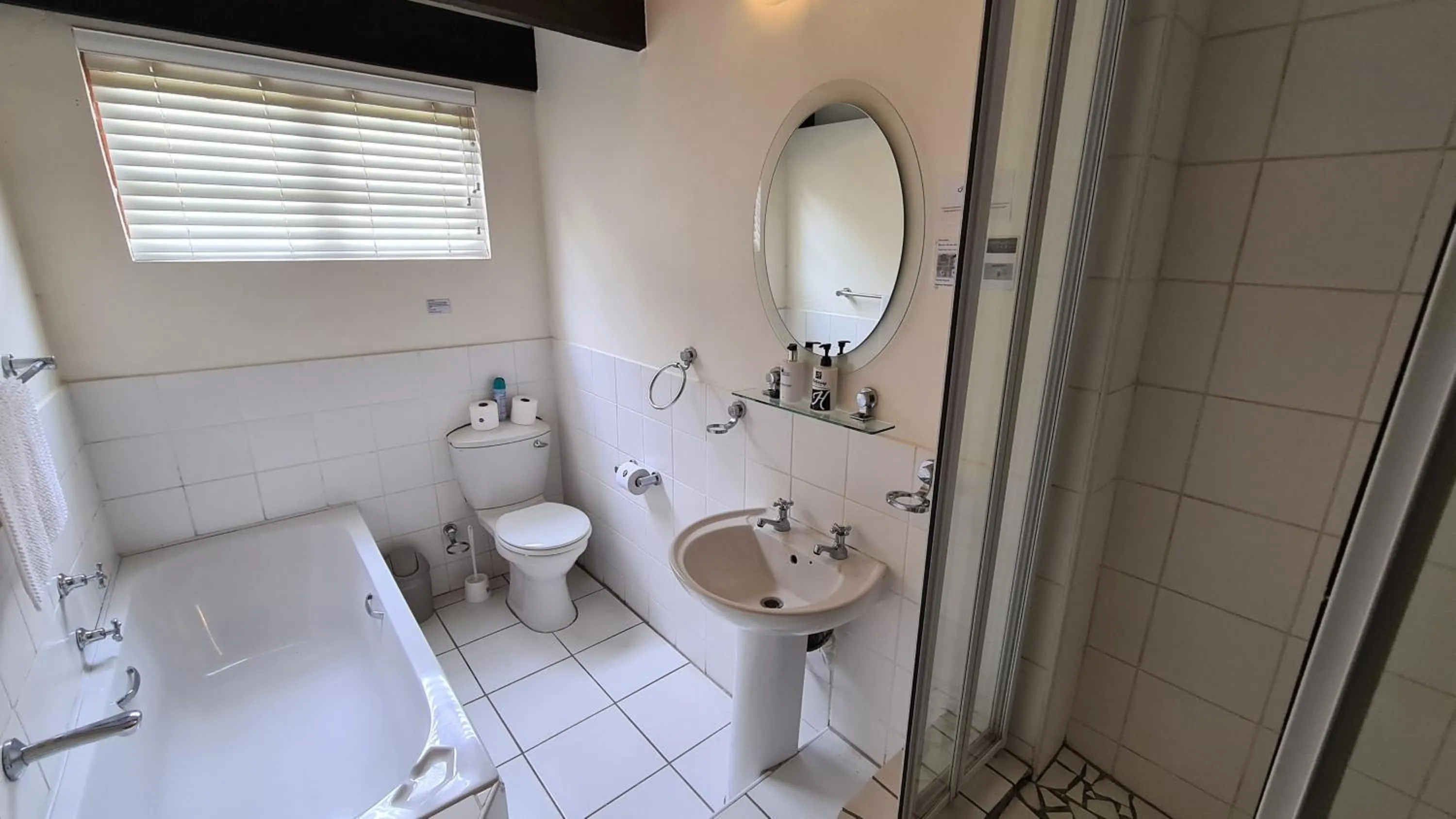 Bathroom in Hathaway Guest House