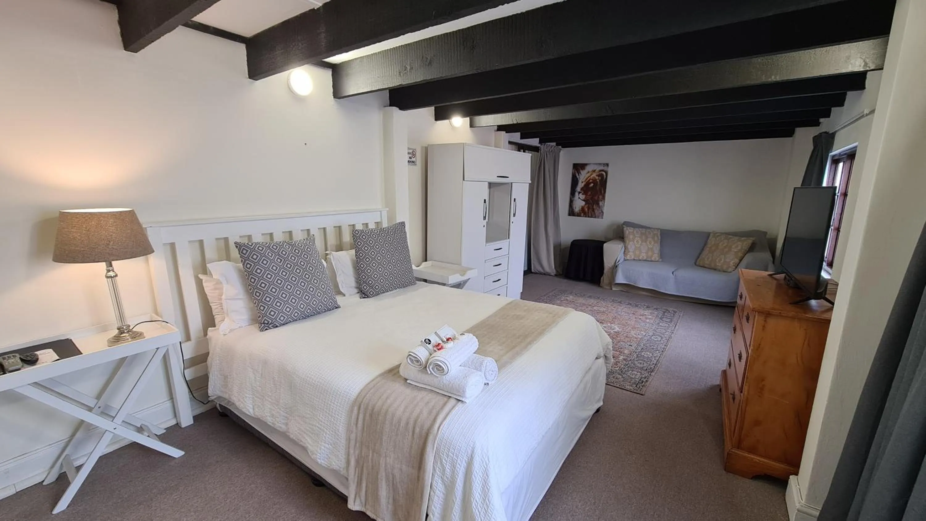 Photo of the whole room, Bed in Hathaway Guest House