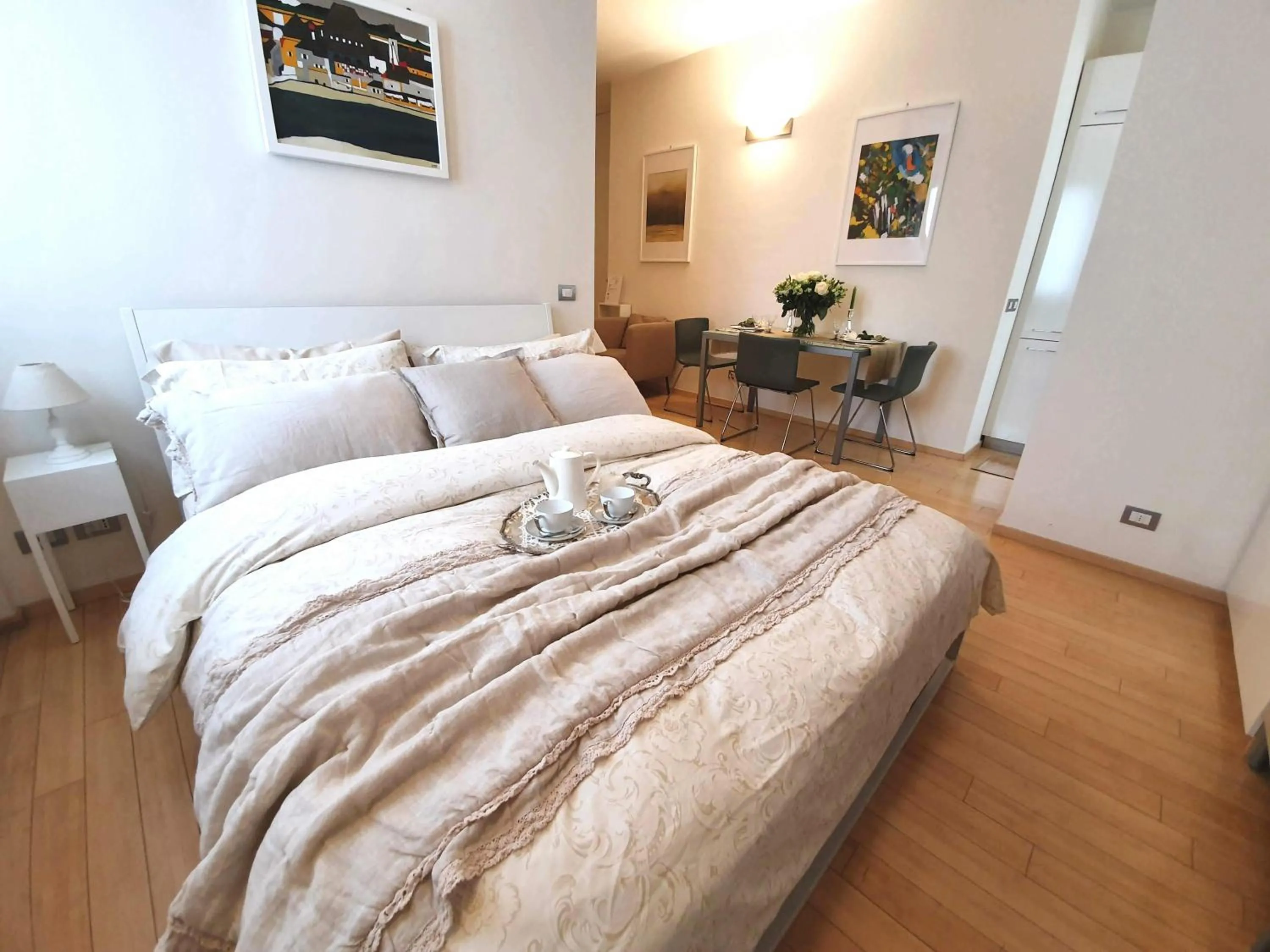 Apartment in Corso Vercelli Apartment