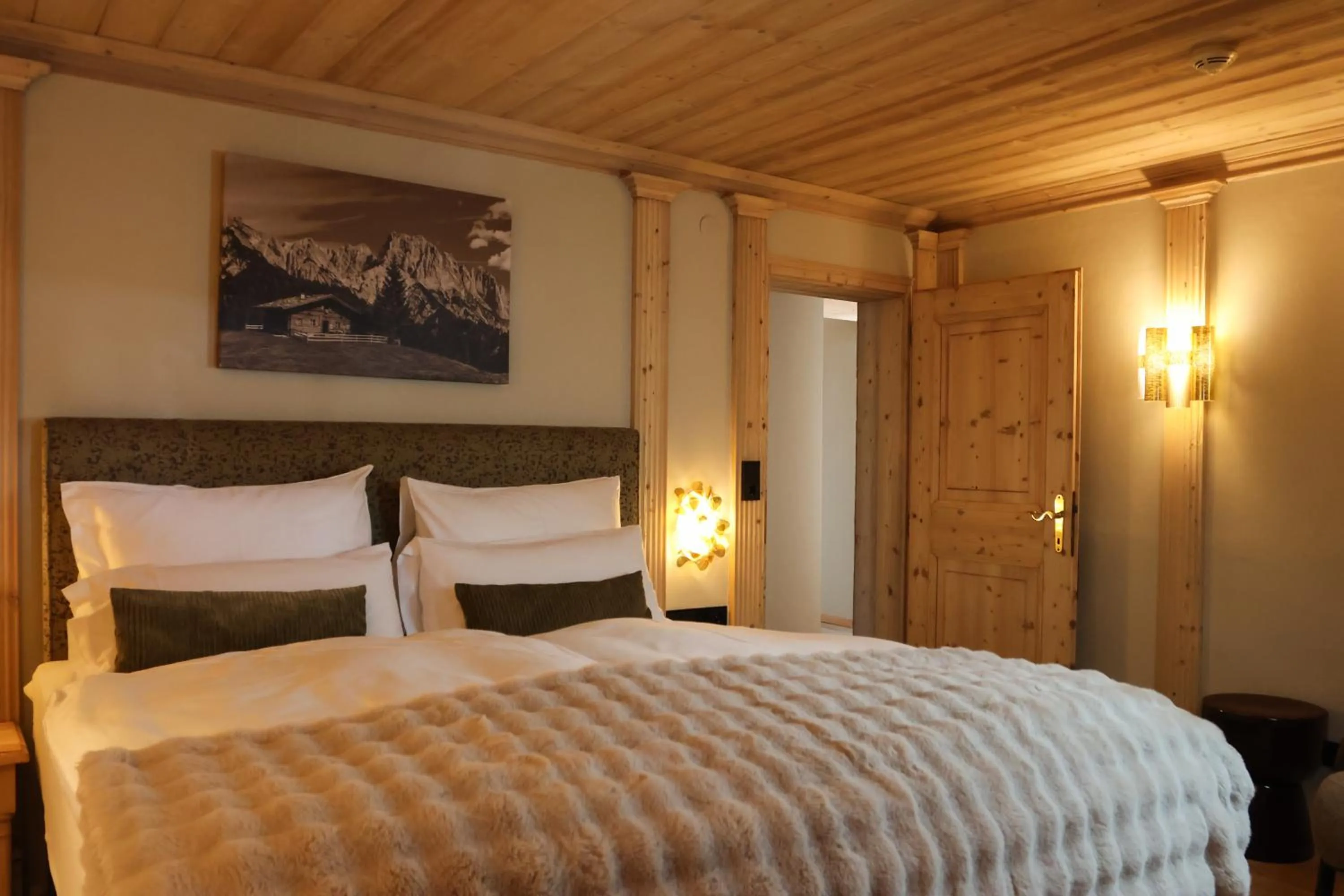 Bedroom, Bed in Hotel Alexander