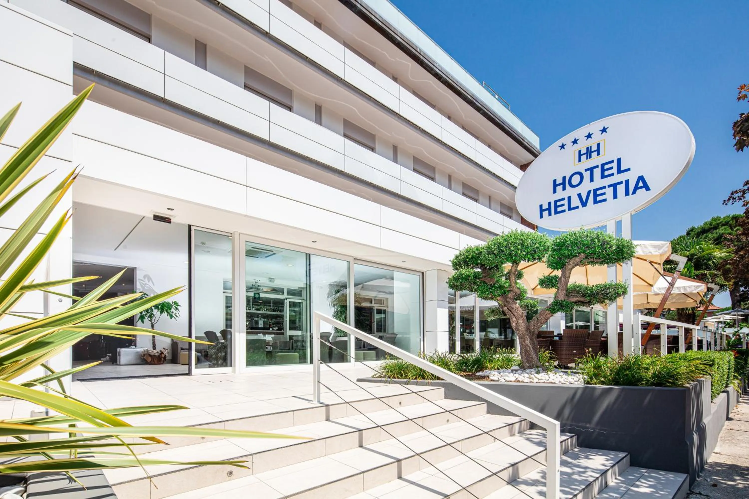 Facade/entrance in Hotel Helvetia