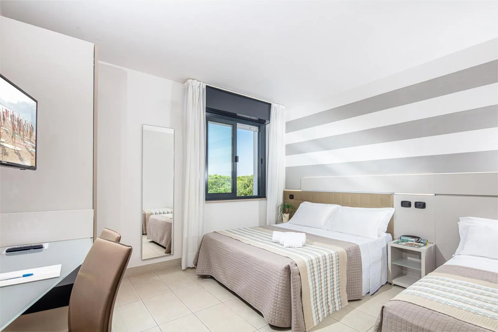 Photo of the whole room, Bed in Hotel Helvetia