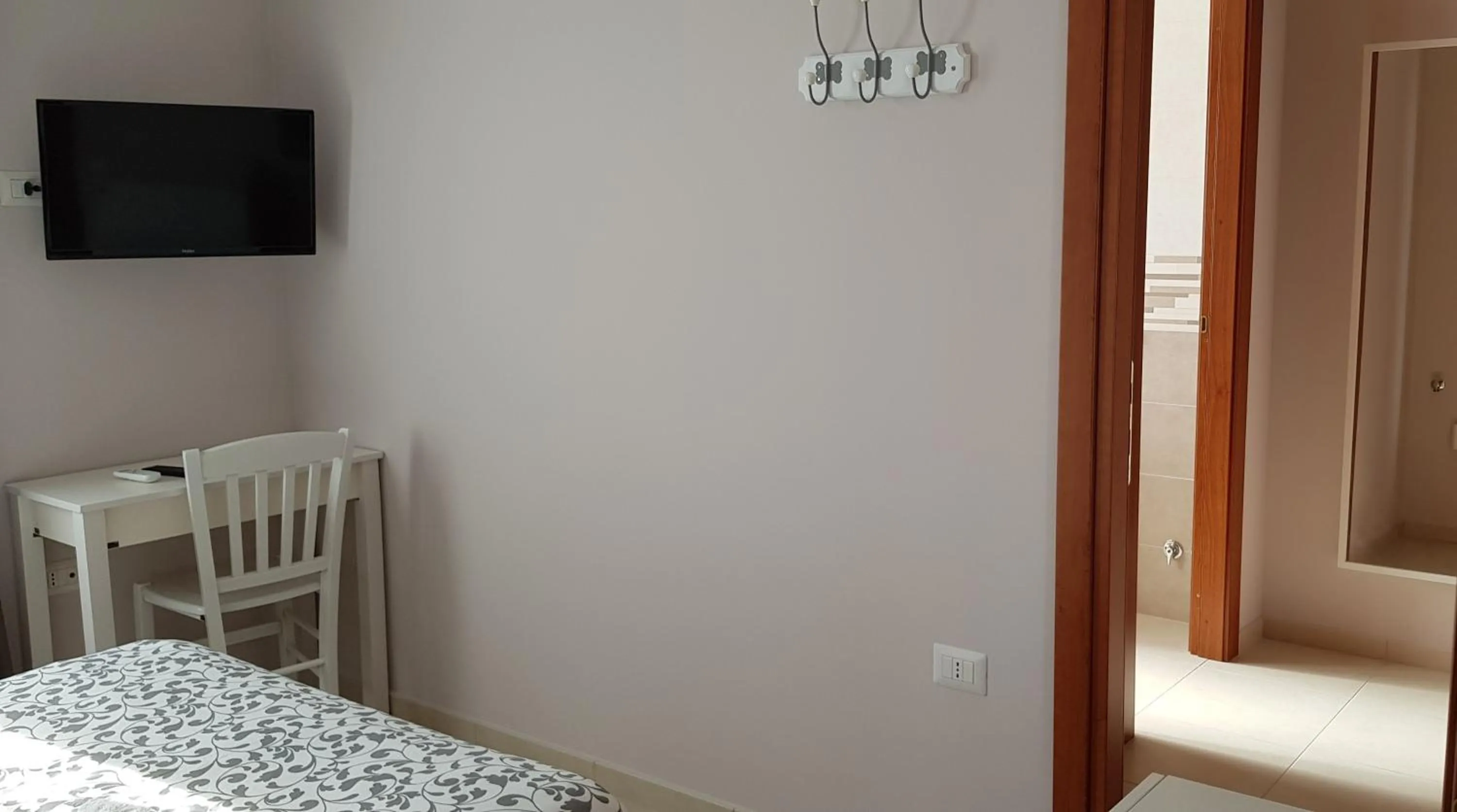 Decorative detail, Bed in Home Sweet Home