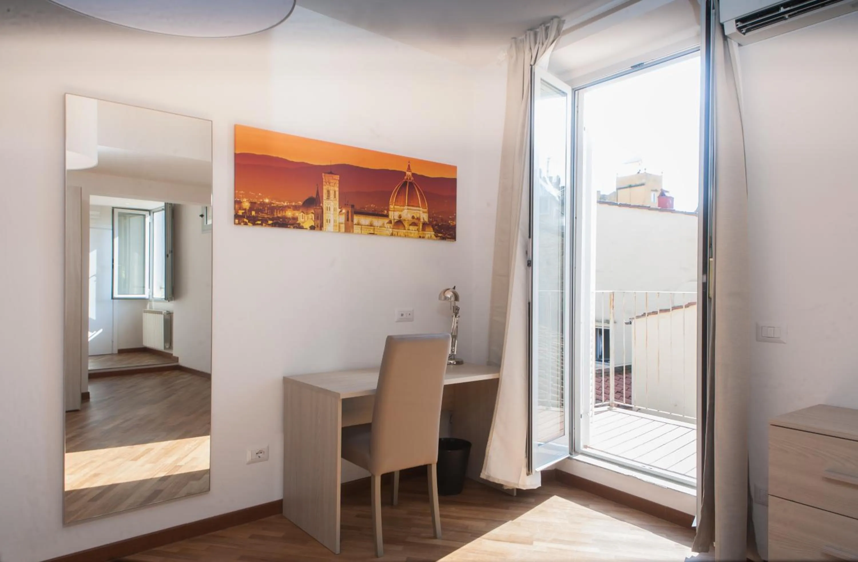 TV and multimedia, Bed in Le Tre Lune Suites