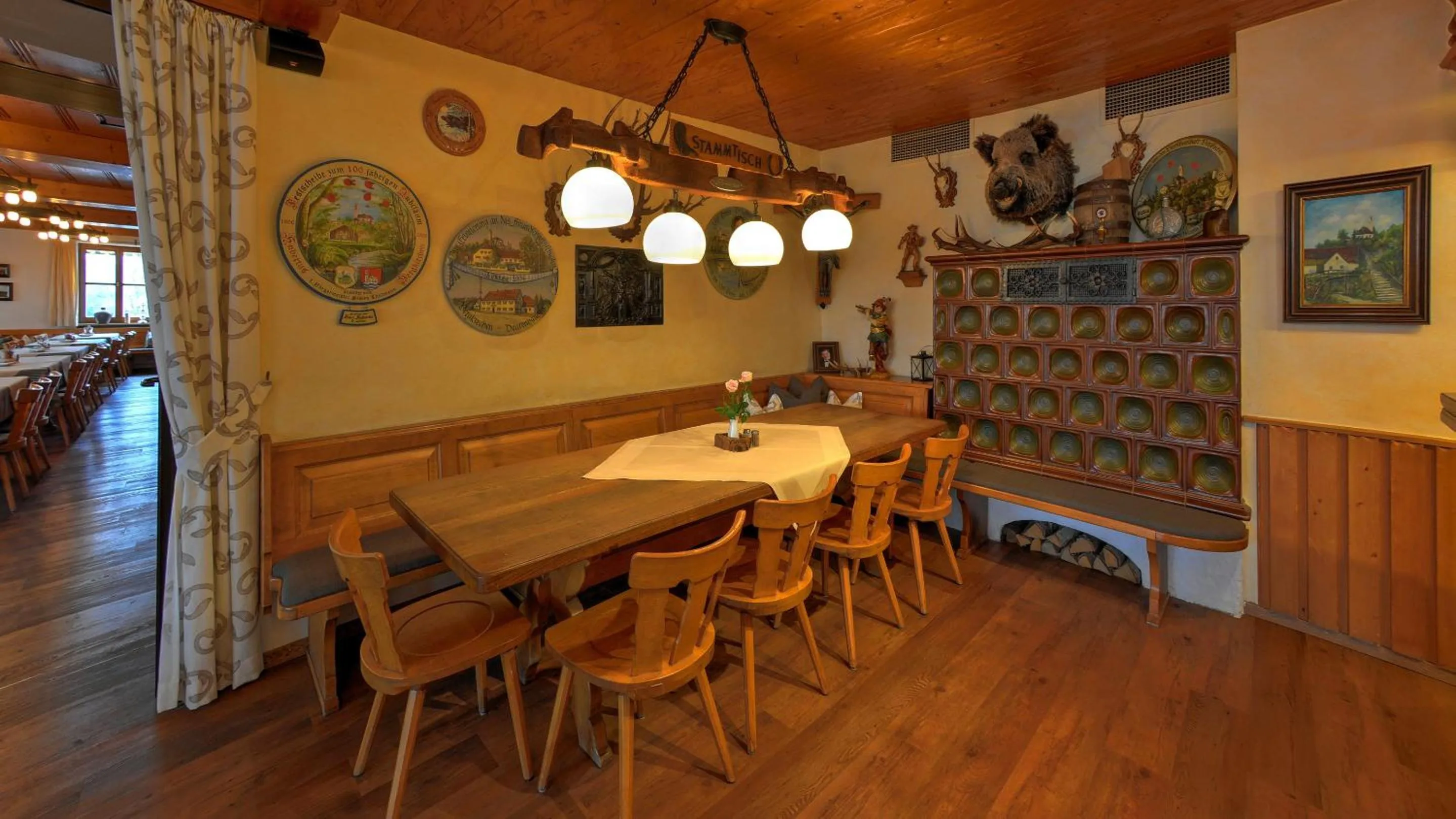 Restaurant/places to eat in Hotel Gasthof Groß