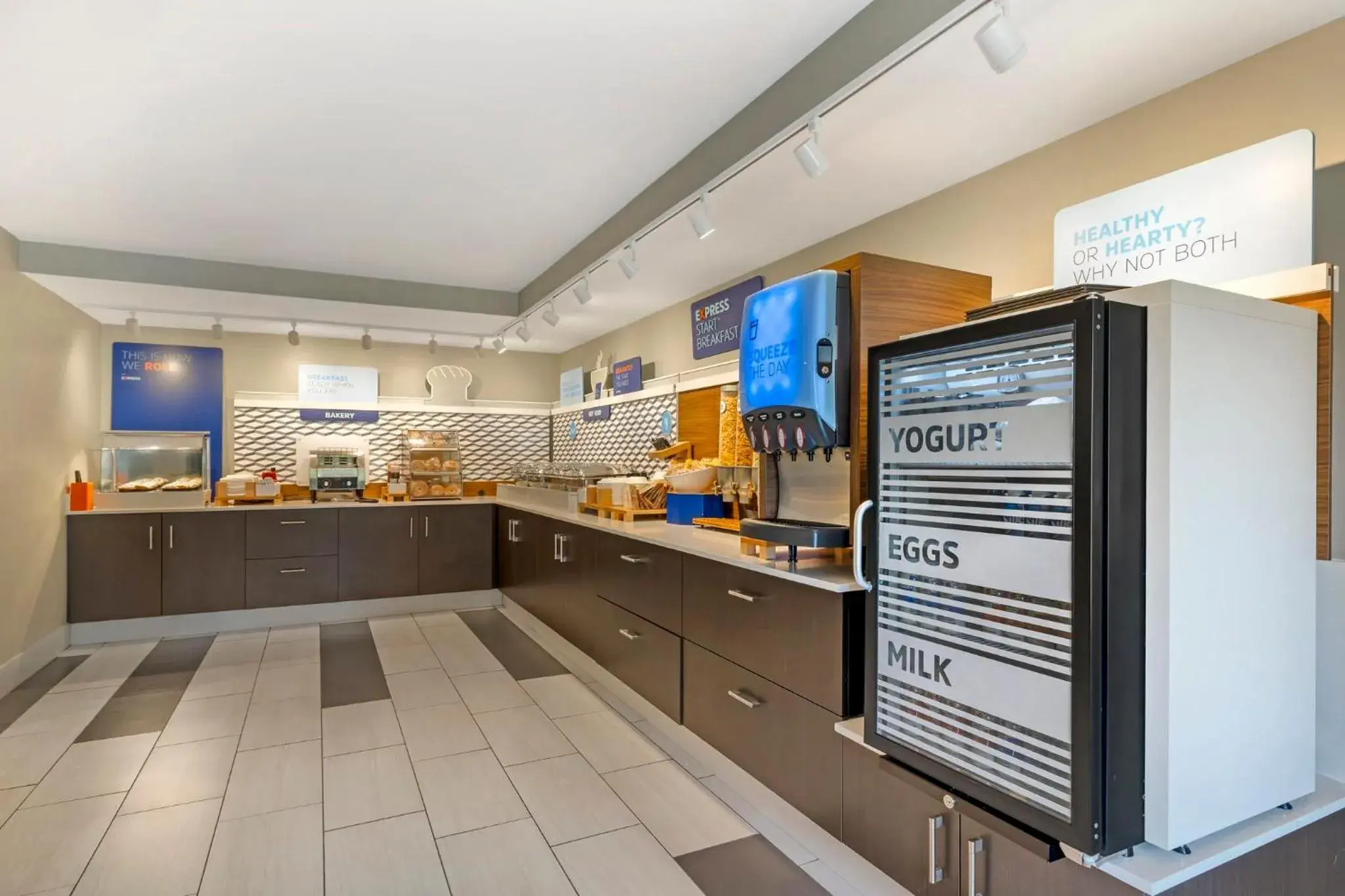 Breakfast in Holiday Inn Express - Plattsburgh by IHG Breakfast in Holiday Inn Express - Plattsburgh by IHG