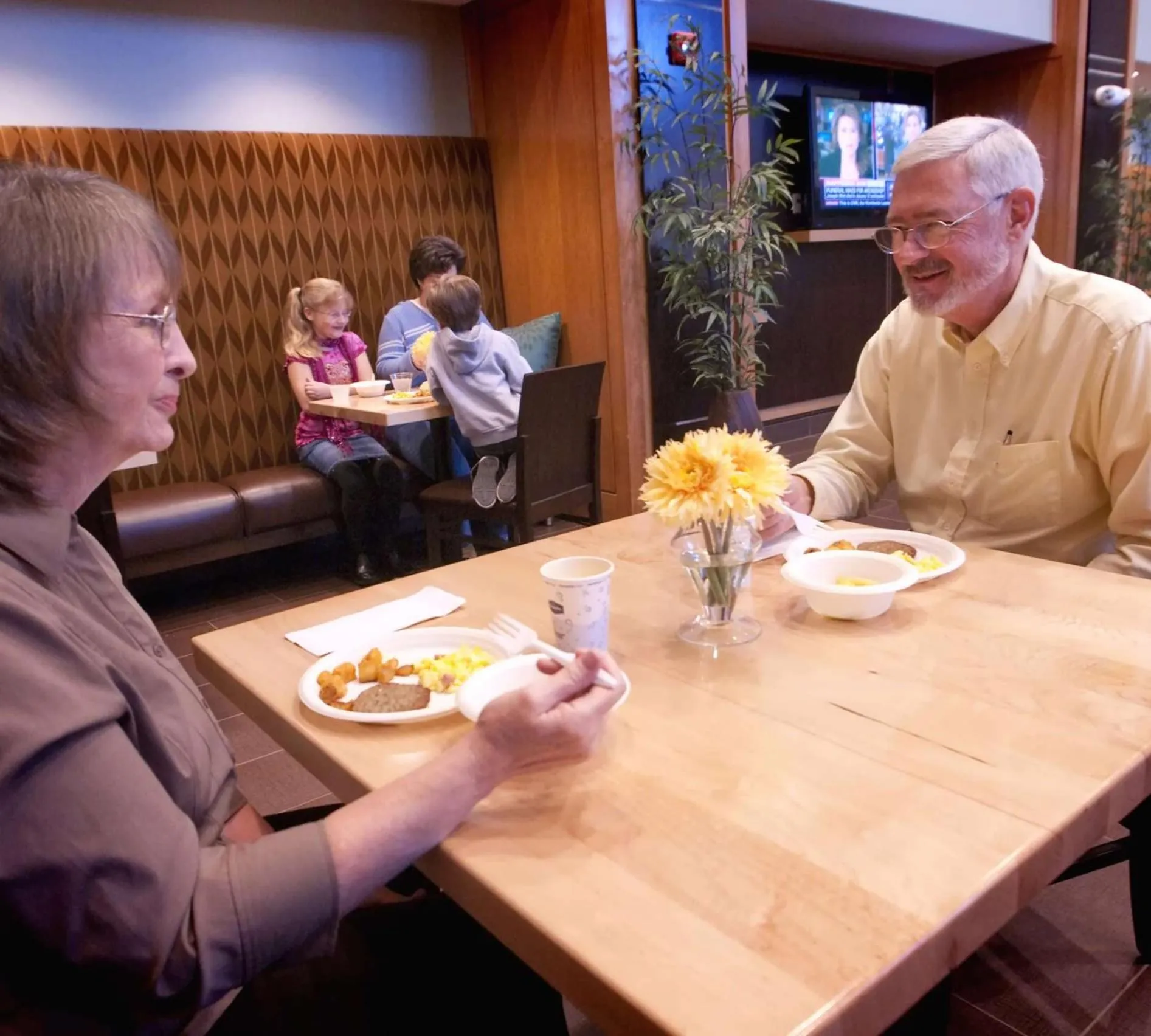 Dining area in Hampton Inn & Suites Smithfield