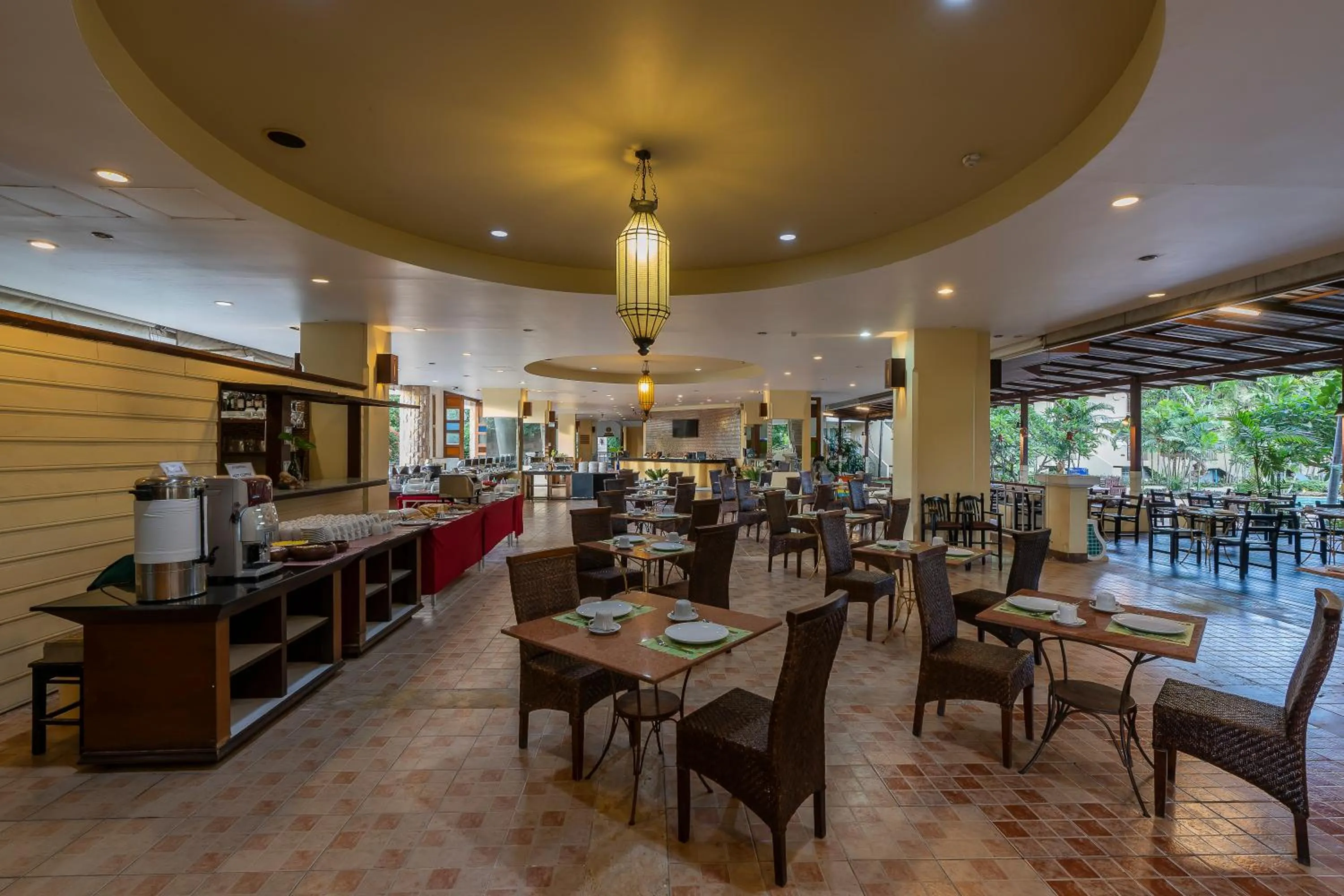 Restaurant/places to eat in Bella Villa Cabana