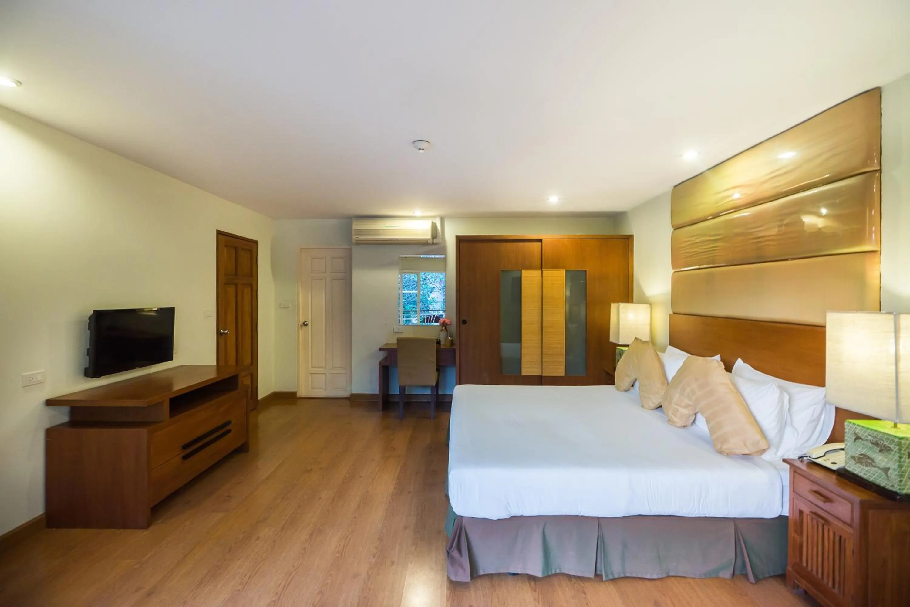 Photo of the whole room, Bed in Bella Villa Cabana