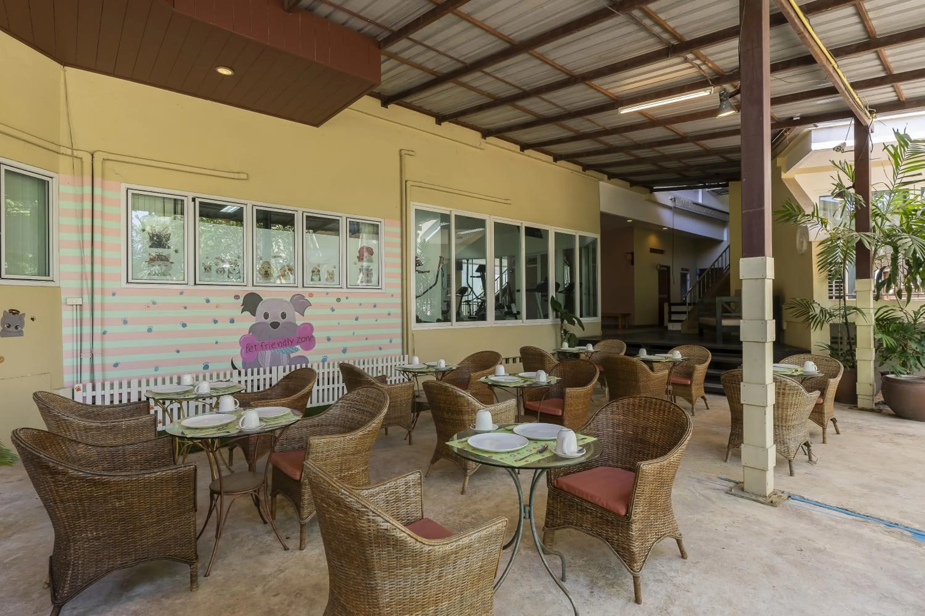 Restaurant/places to eat in Bella Villa Cabana