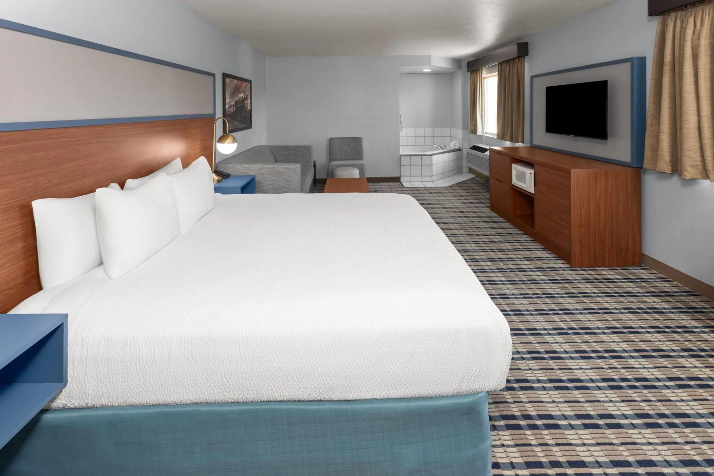 Bath, Bed in AmericInn by Wyndham Green Bay West