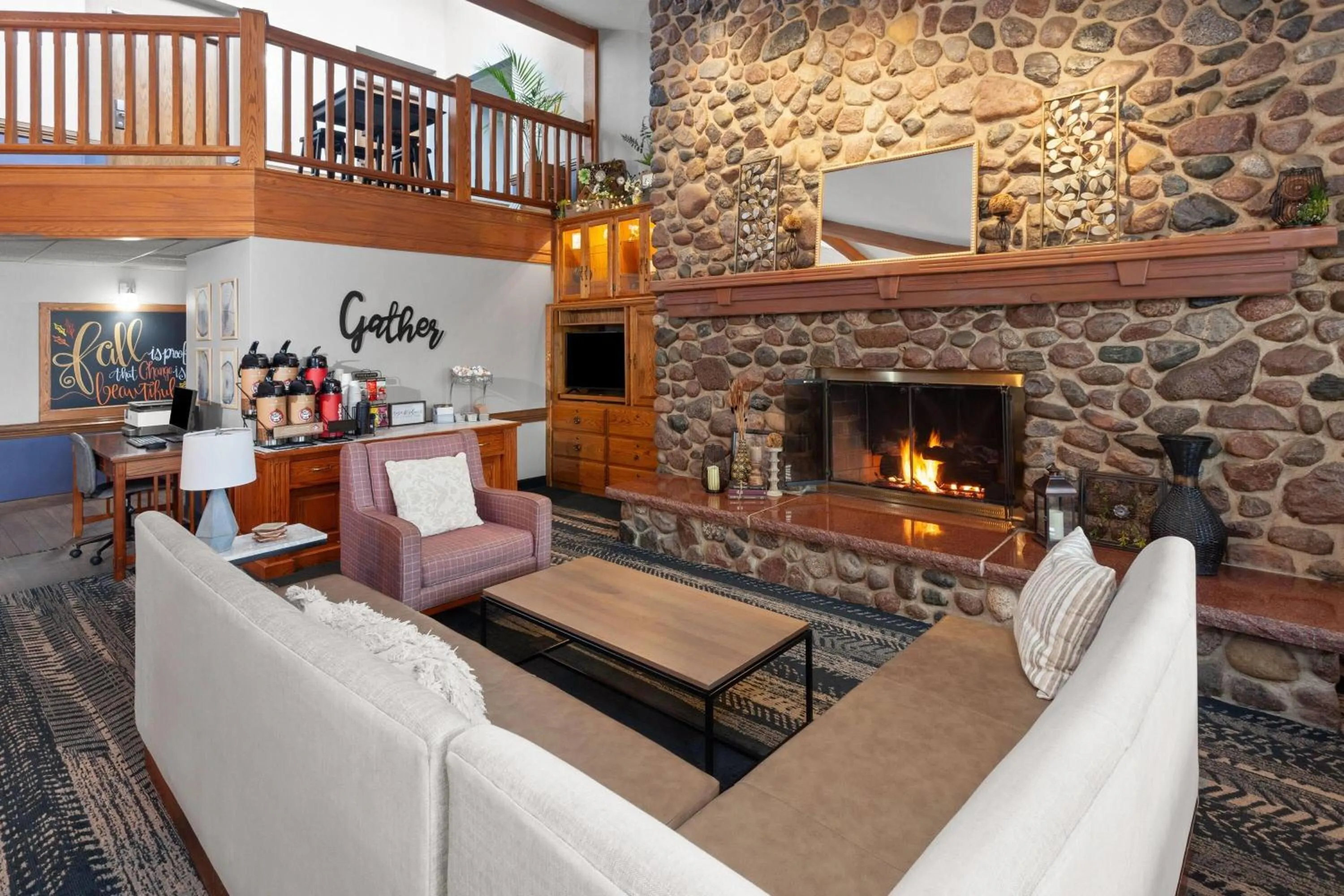 Lobby or reception in AmericInn by Wyndham Green Bay West