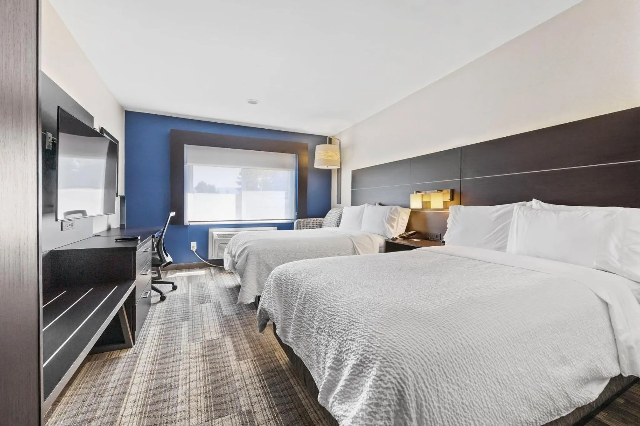 Photo of the whole room, Bed in Holiday Inn Express - Sunnyvale - Silicon Valley by IHG