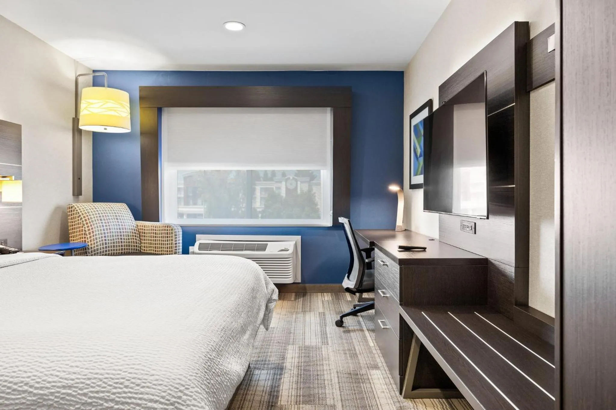 Photo of the whole room, Bed in Holiday Inn Express - Sunnyvale - Silicon Valley by IHG
