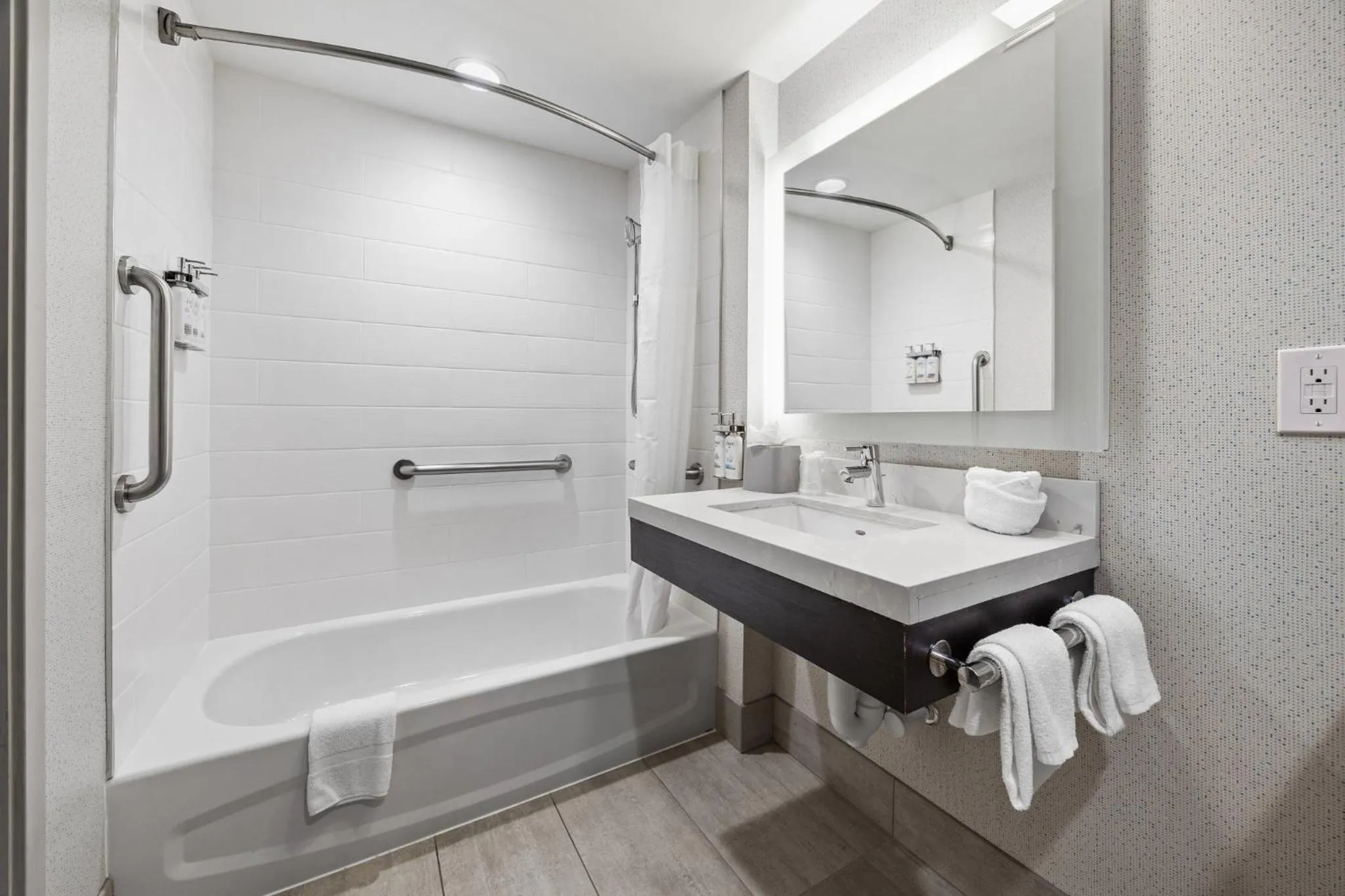 Bathroom in Holiday Inn Express - Sunnyvale - Silicon Valley by IHG